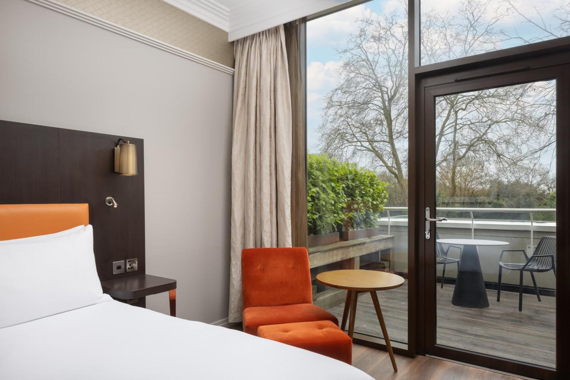 Deluxe King Room with Balcony