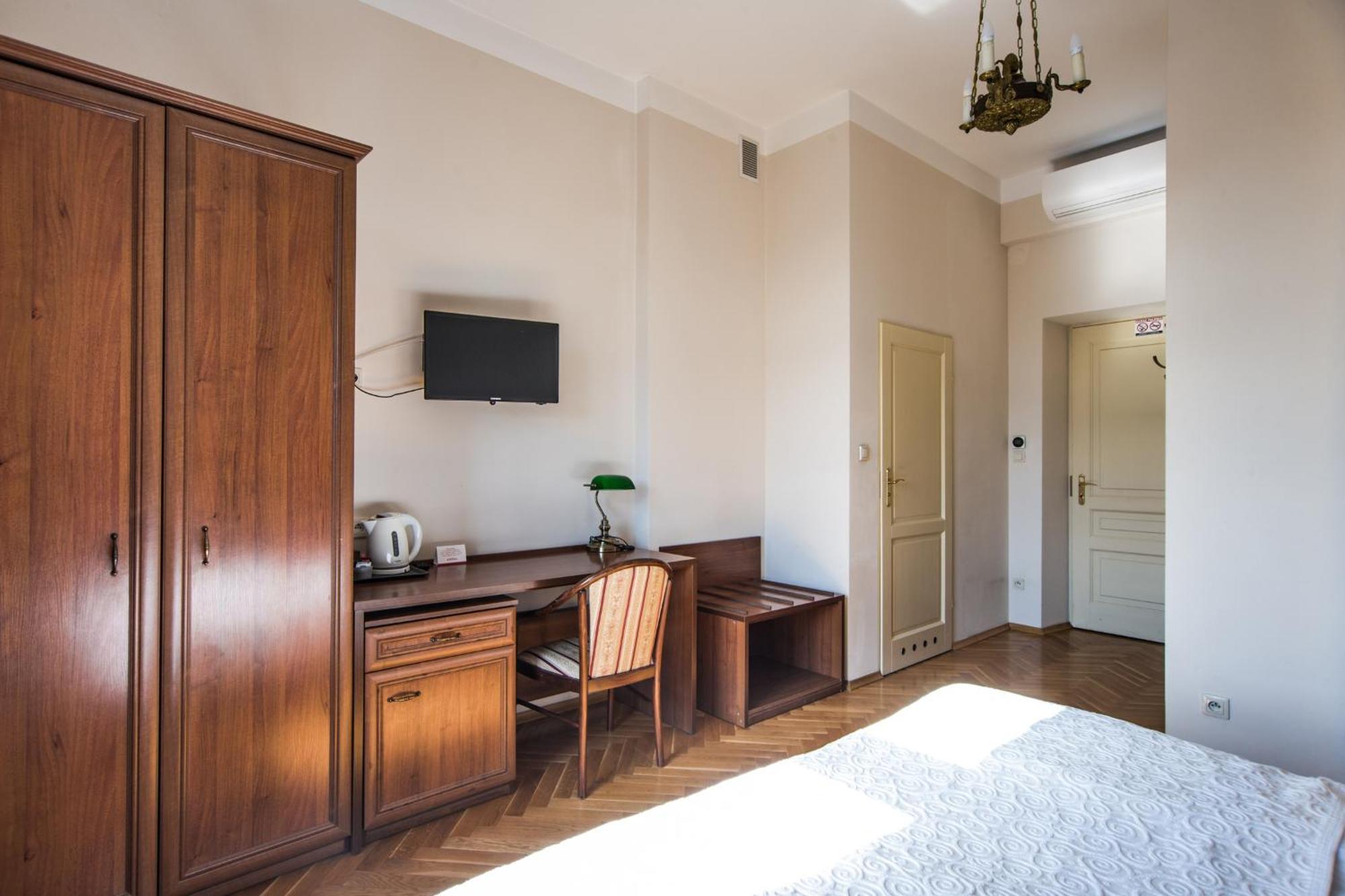 Standard Twin Room,1576691639:JPEG