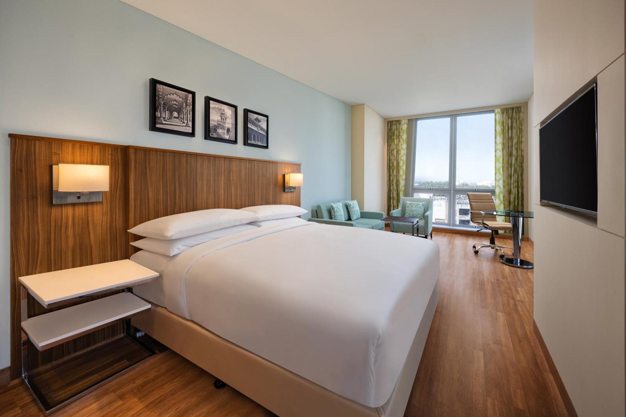 King Suite with Sofa Bed, 20% Discount on Food & Soft Beverages and Laundry