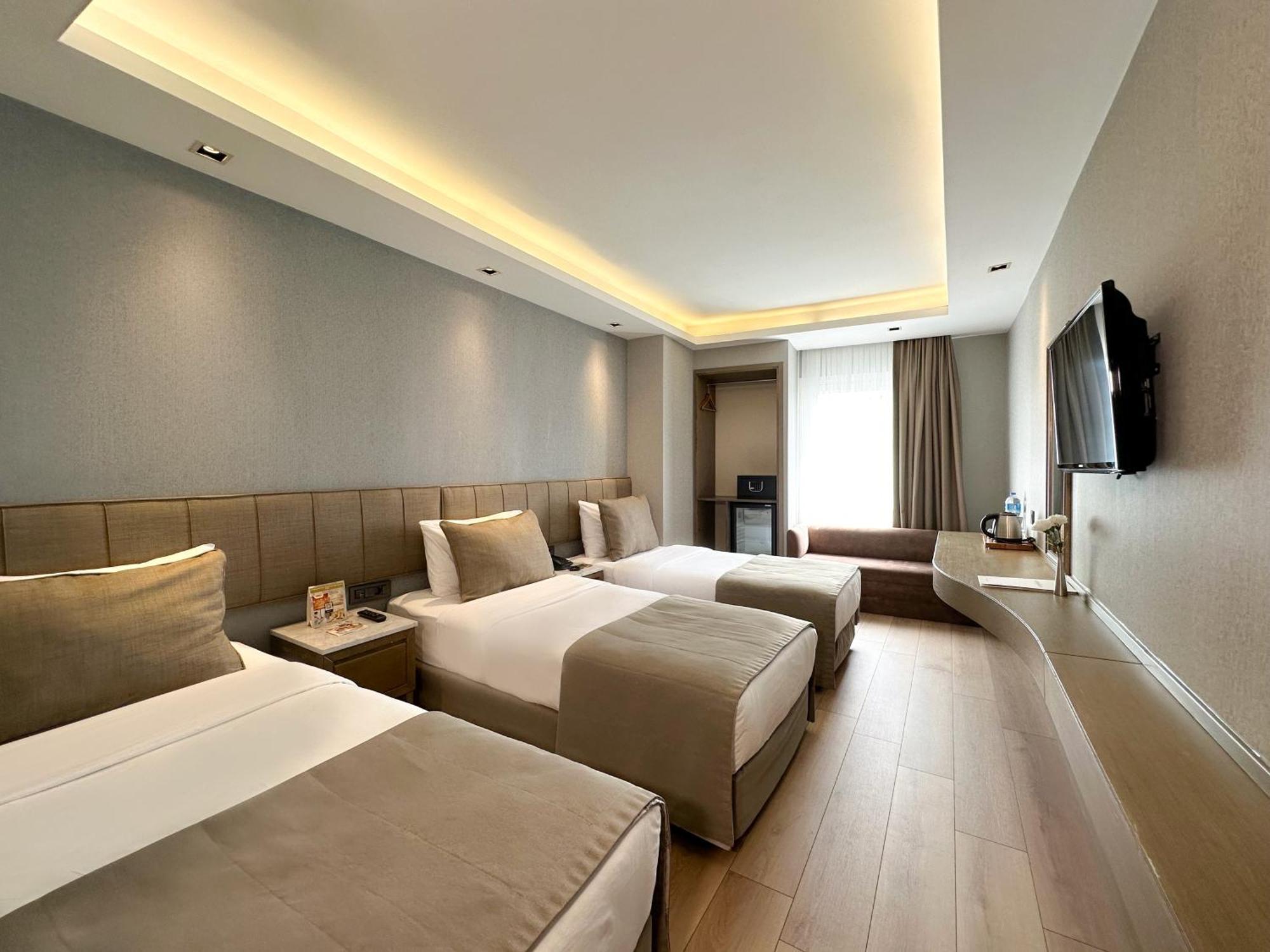 Triple Room