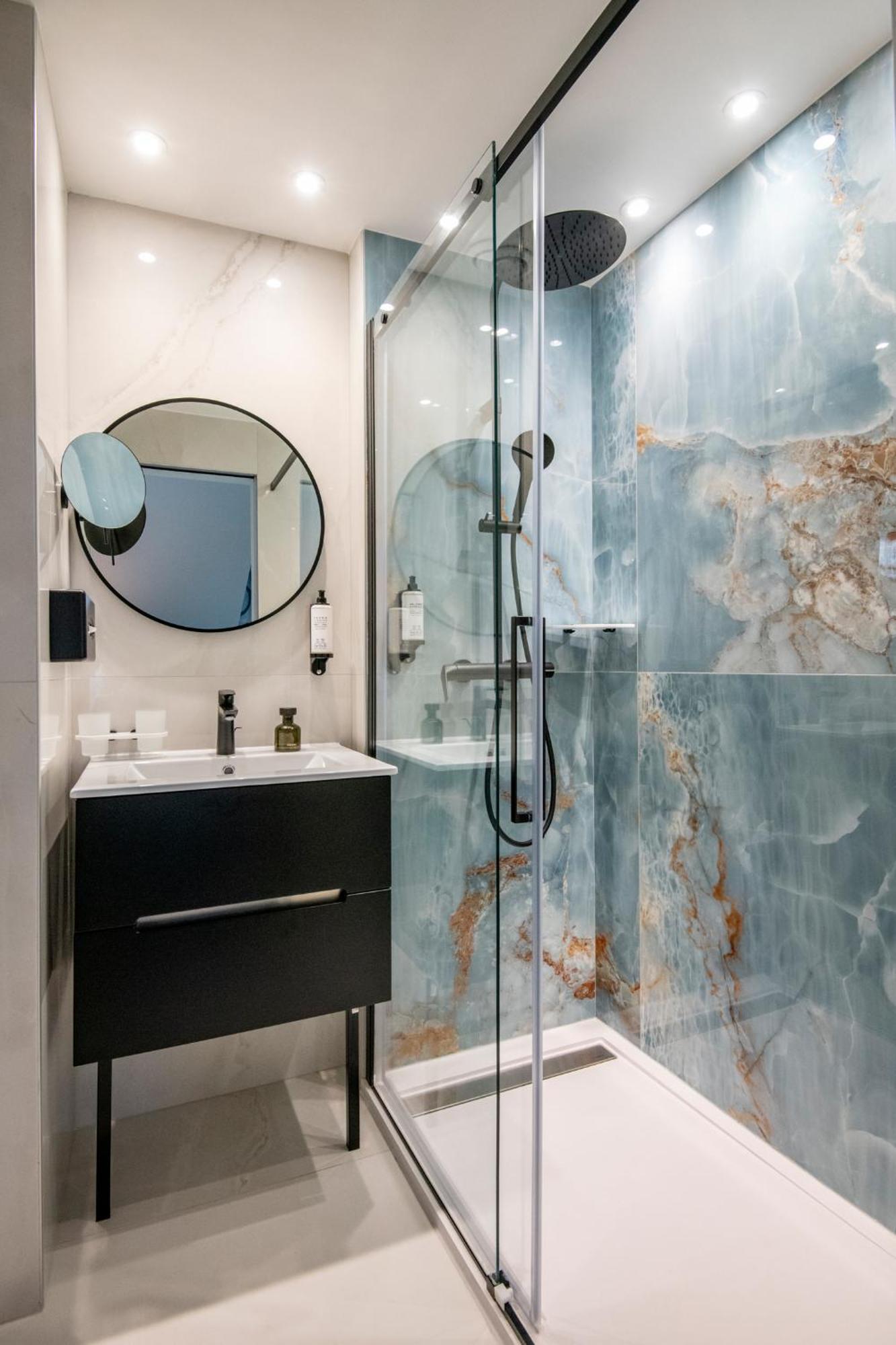 Executive Room with King Bed and Sofa Bed - Non-Smoking,1646887920:JPEG