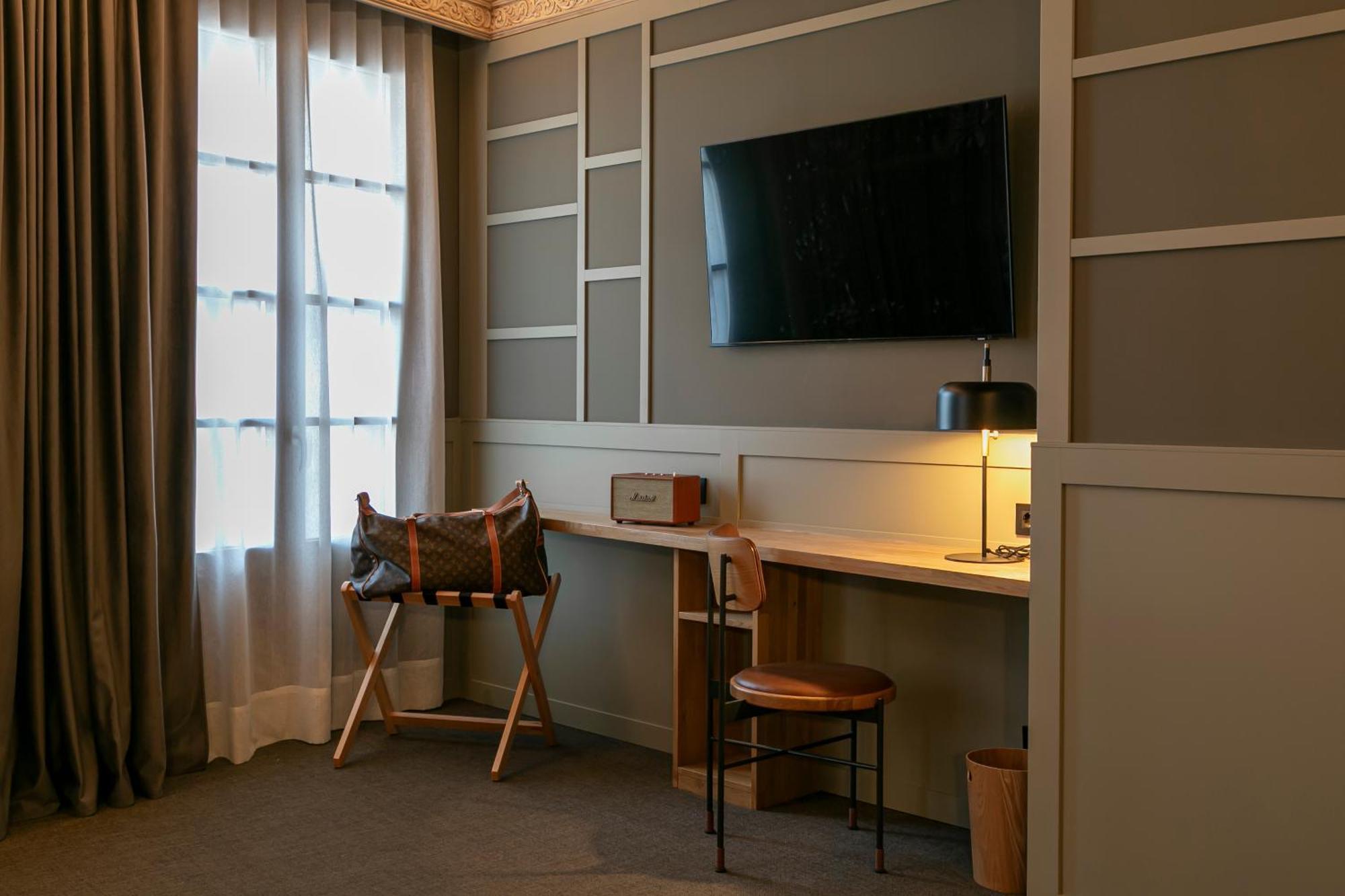 Grand Luxe Room,1580845507:JPEG