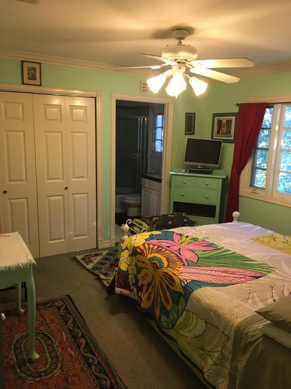 Queen Room
