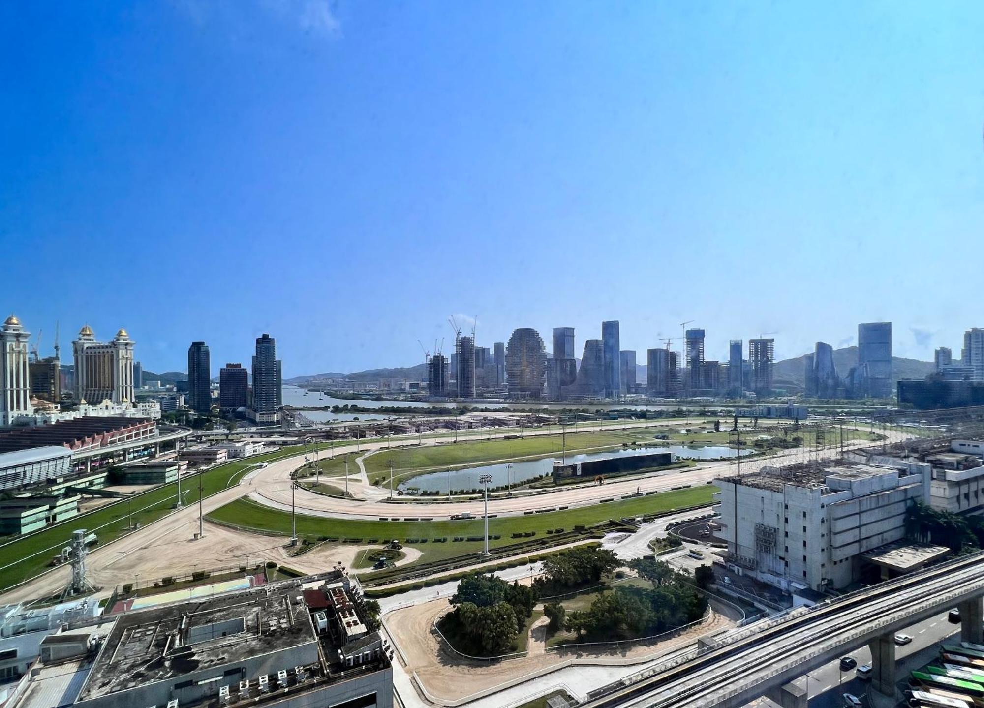 Superior Twin Room Heng Qin View