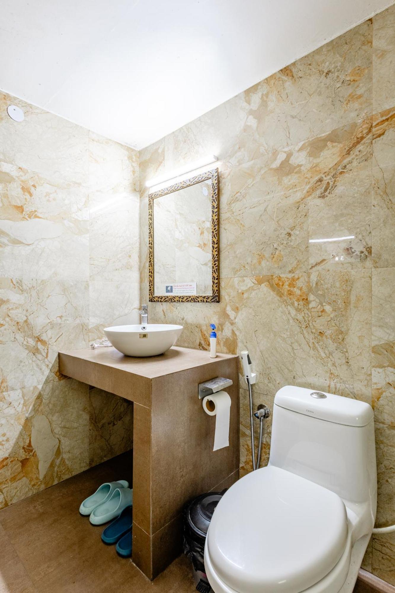 Family Room with Balcony,1584730729:JPEG