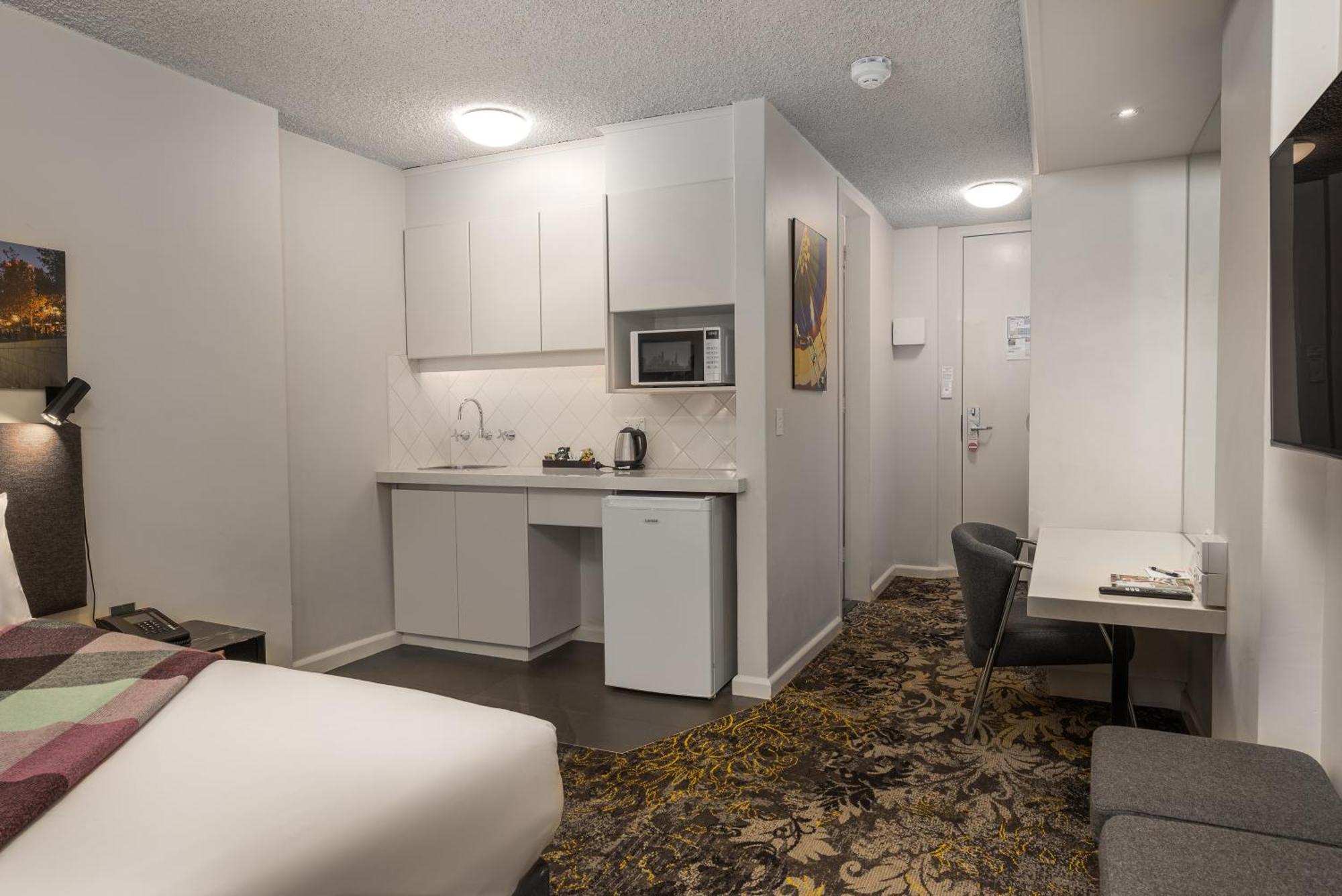 Deluxe Queen Room