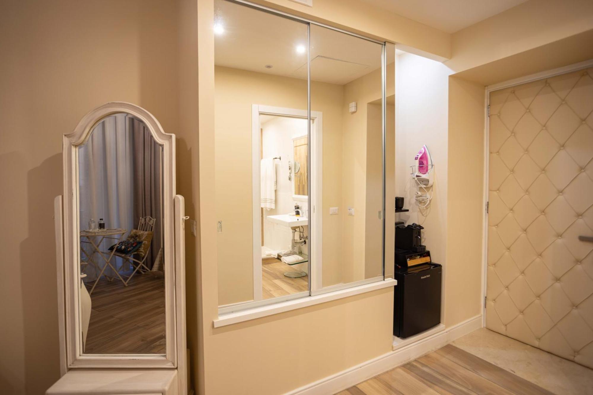 Deluxe Double or Twin Room with Balcony