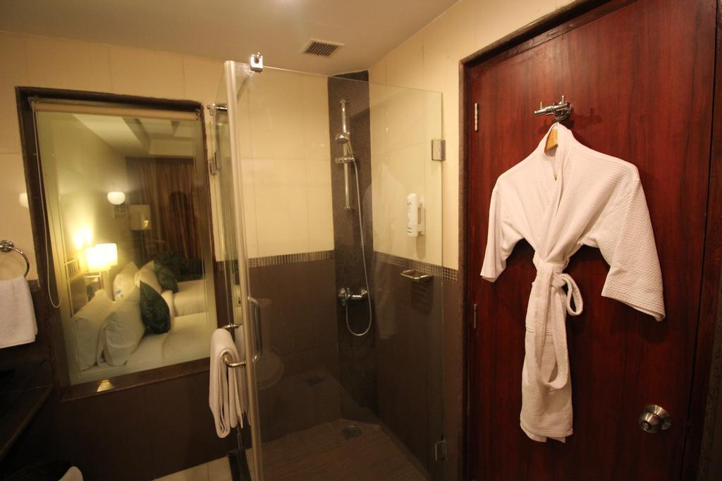 Deluxe King Room with 15% Discount on Food and Soft Beverages,Spa(with Prior reservation) and Laundry,Complimentary Happy Hours with 1+1 offer(available from 6:00 PM till 8:00 PM )