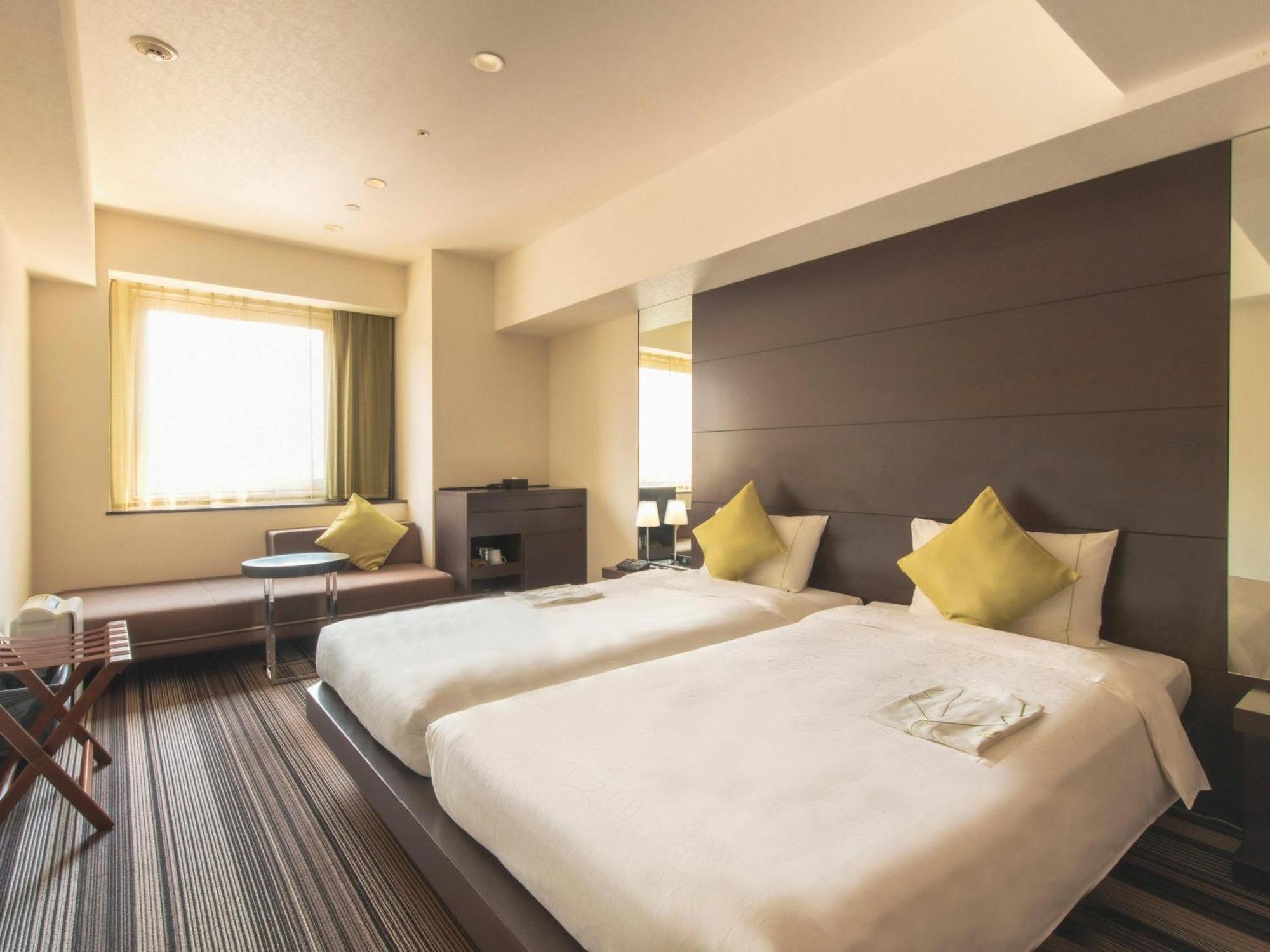 Deluxe Corner Room Hollywood Twin - Smoking (Universal Room)
