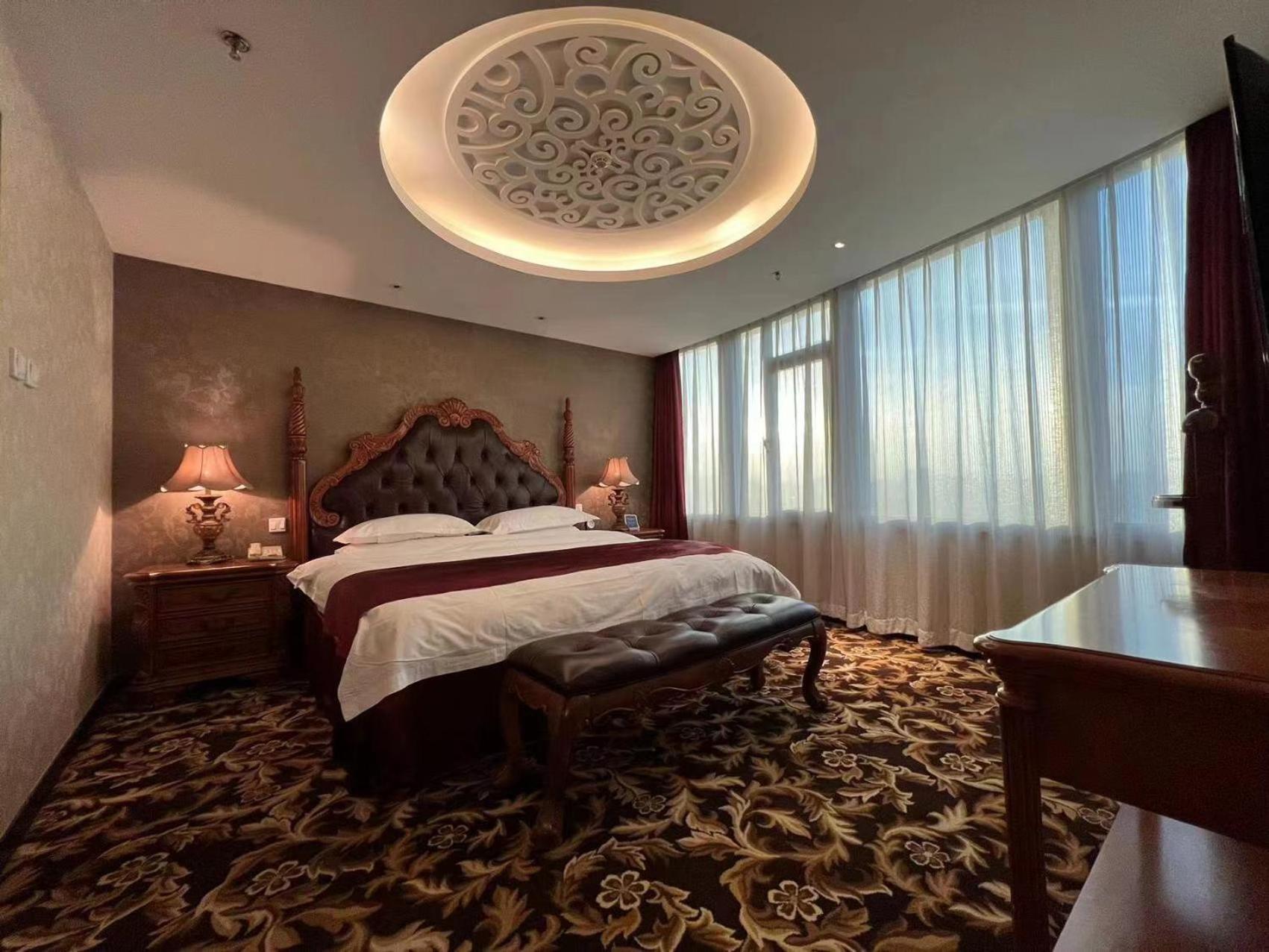 Classic Family Suite(30% discount in Chinese Restaurant except drinks and sea food)