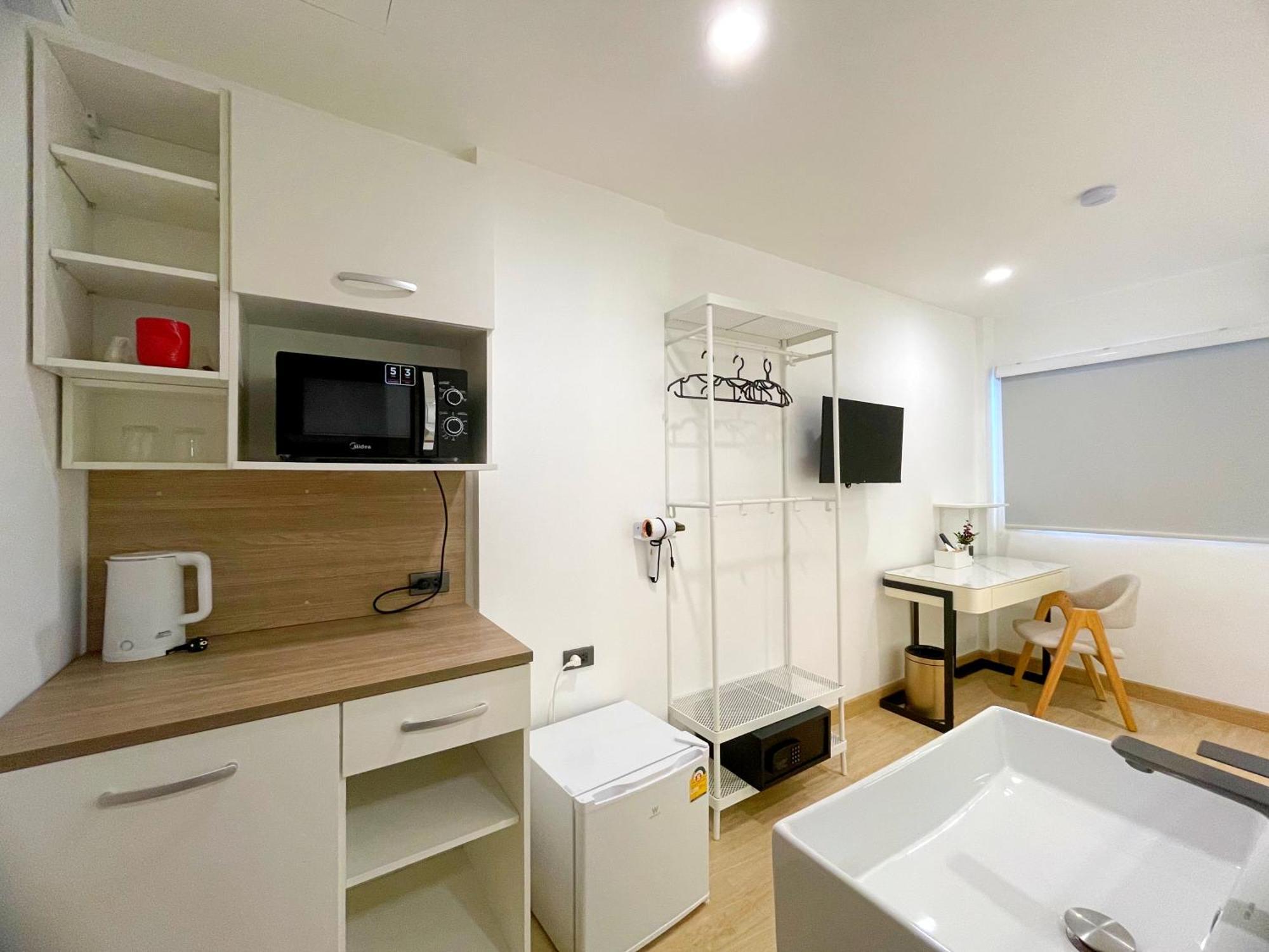 Deluxe Queen Room