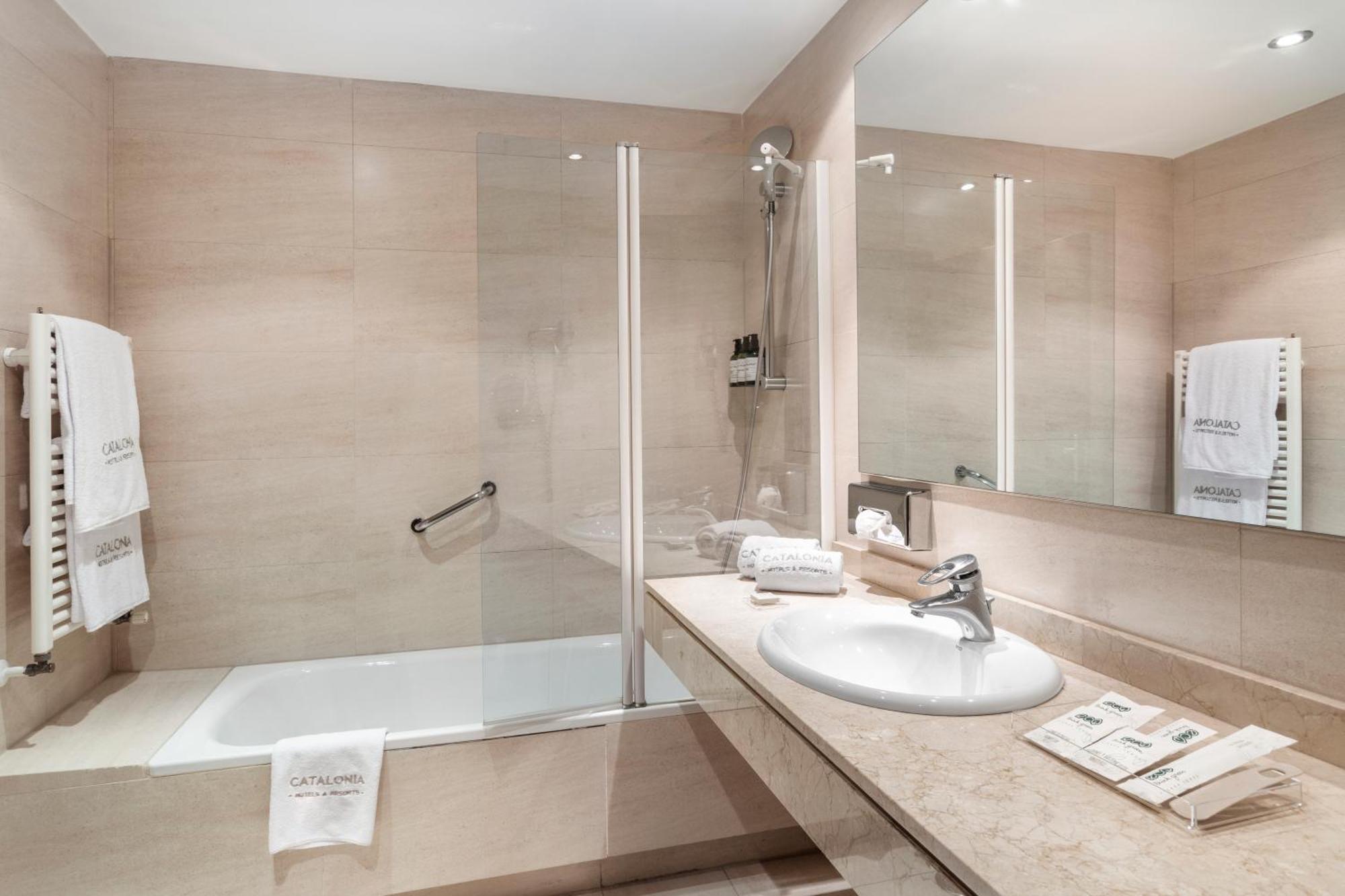 Premium Triple Room (3 adults)
