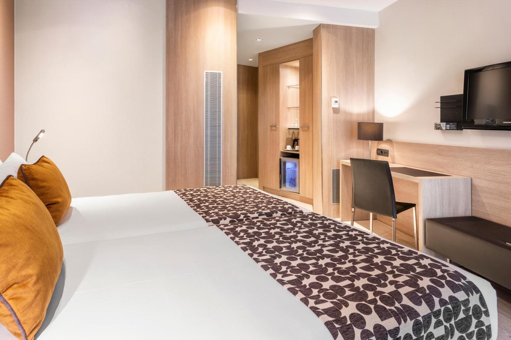 Double or Twin Room with City View,1226826527:JPEG