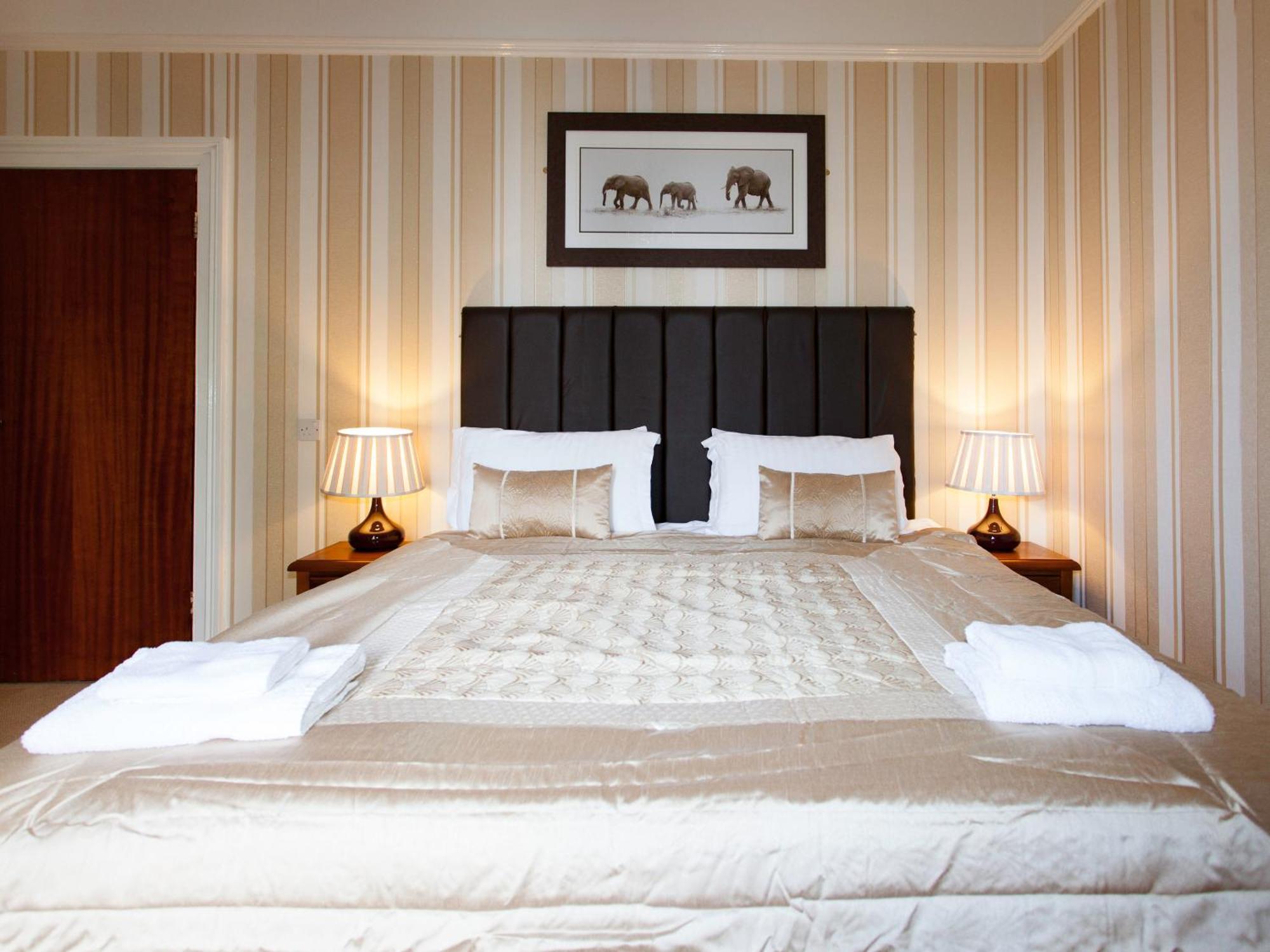 Double or Twin Room with Private Bathroom