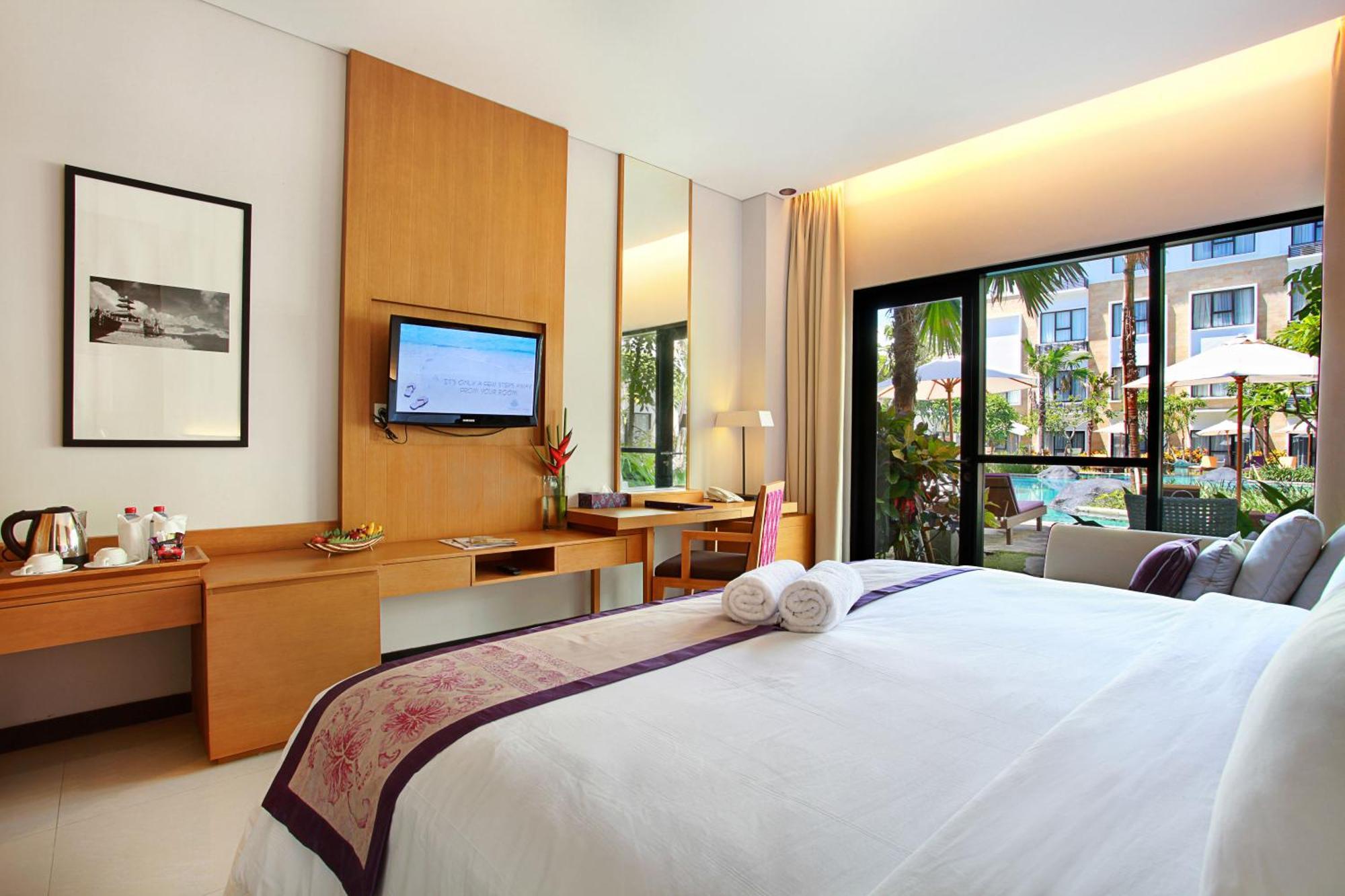 Deluxe Double or Twin Room Poolside