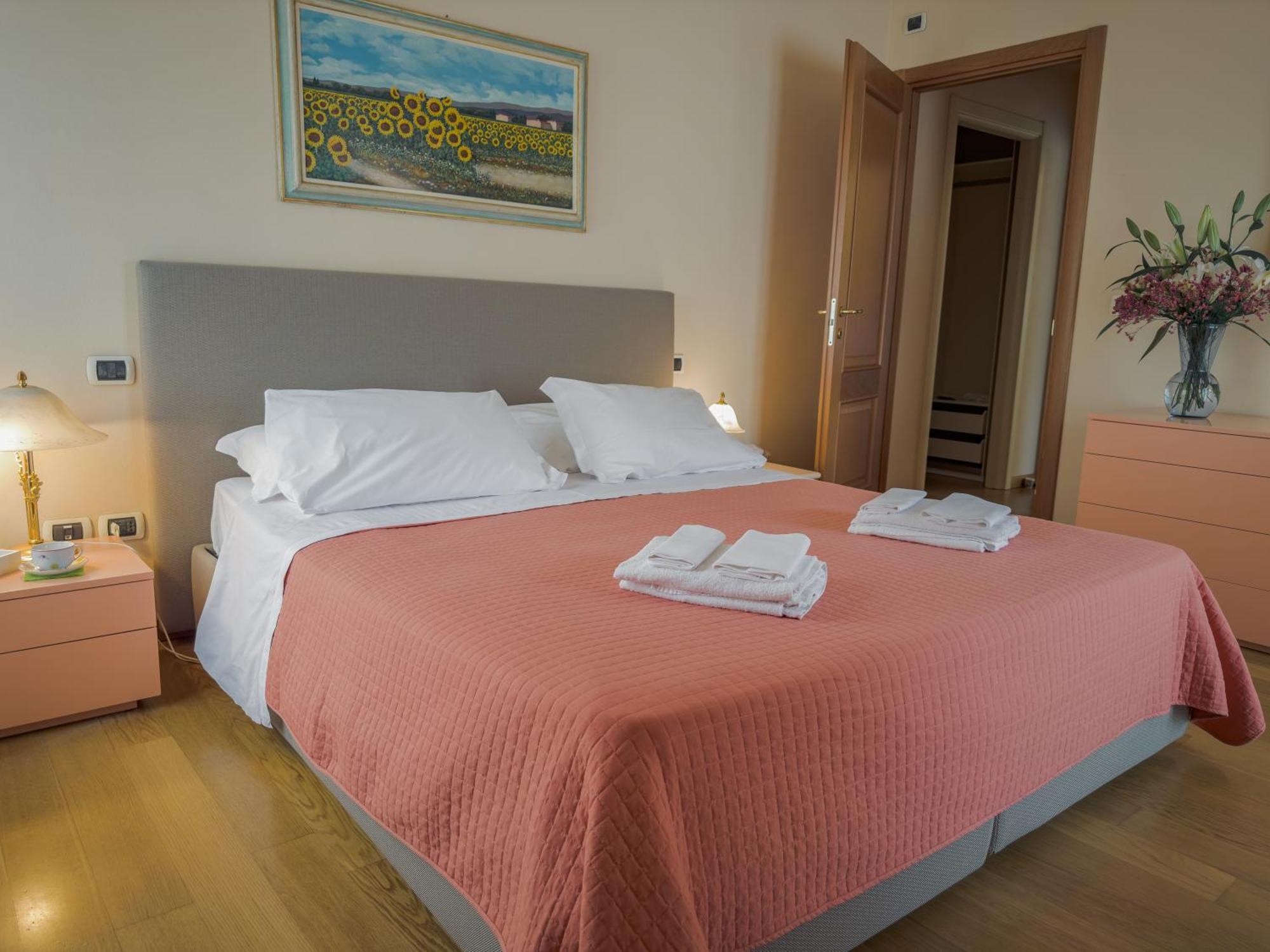 Three-Bedroom Deluxe Apartment