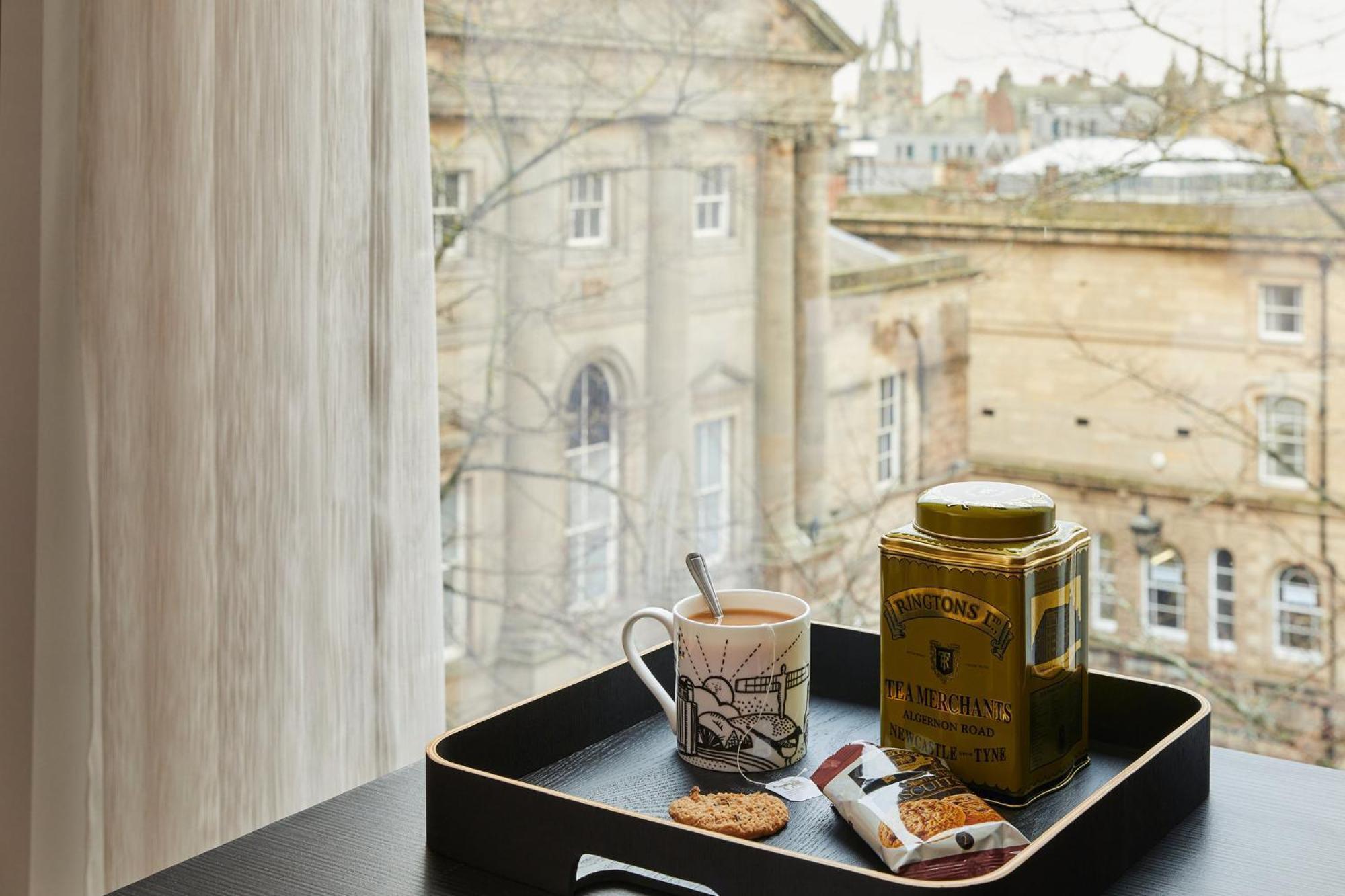 Premium Corner King Room with Balcony and City View