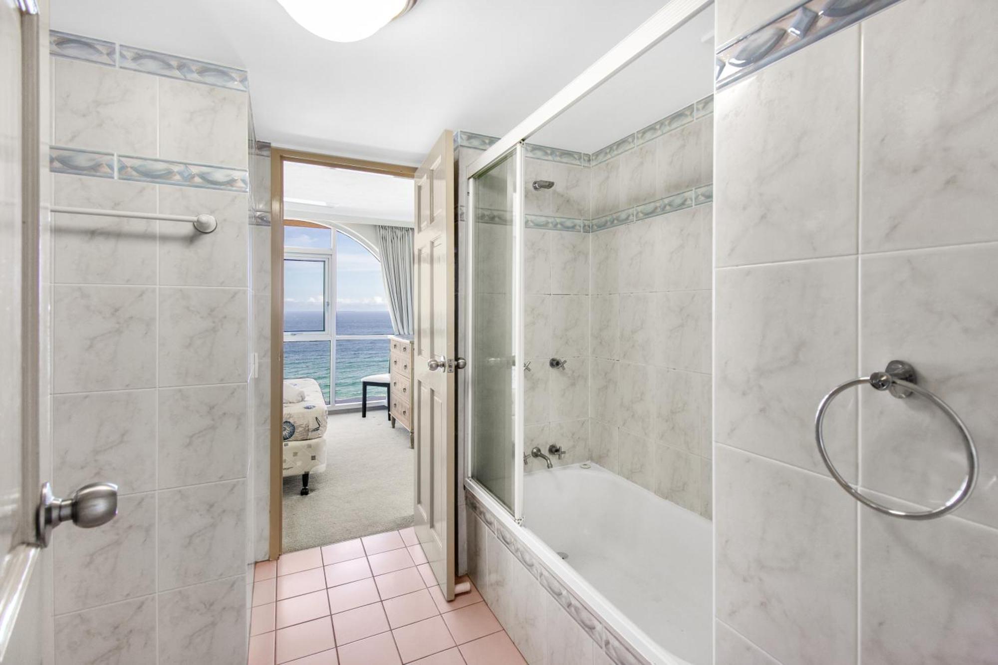 One-Bedroom Apartment with Ocean View