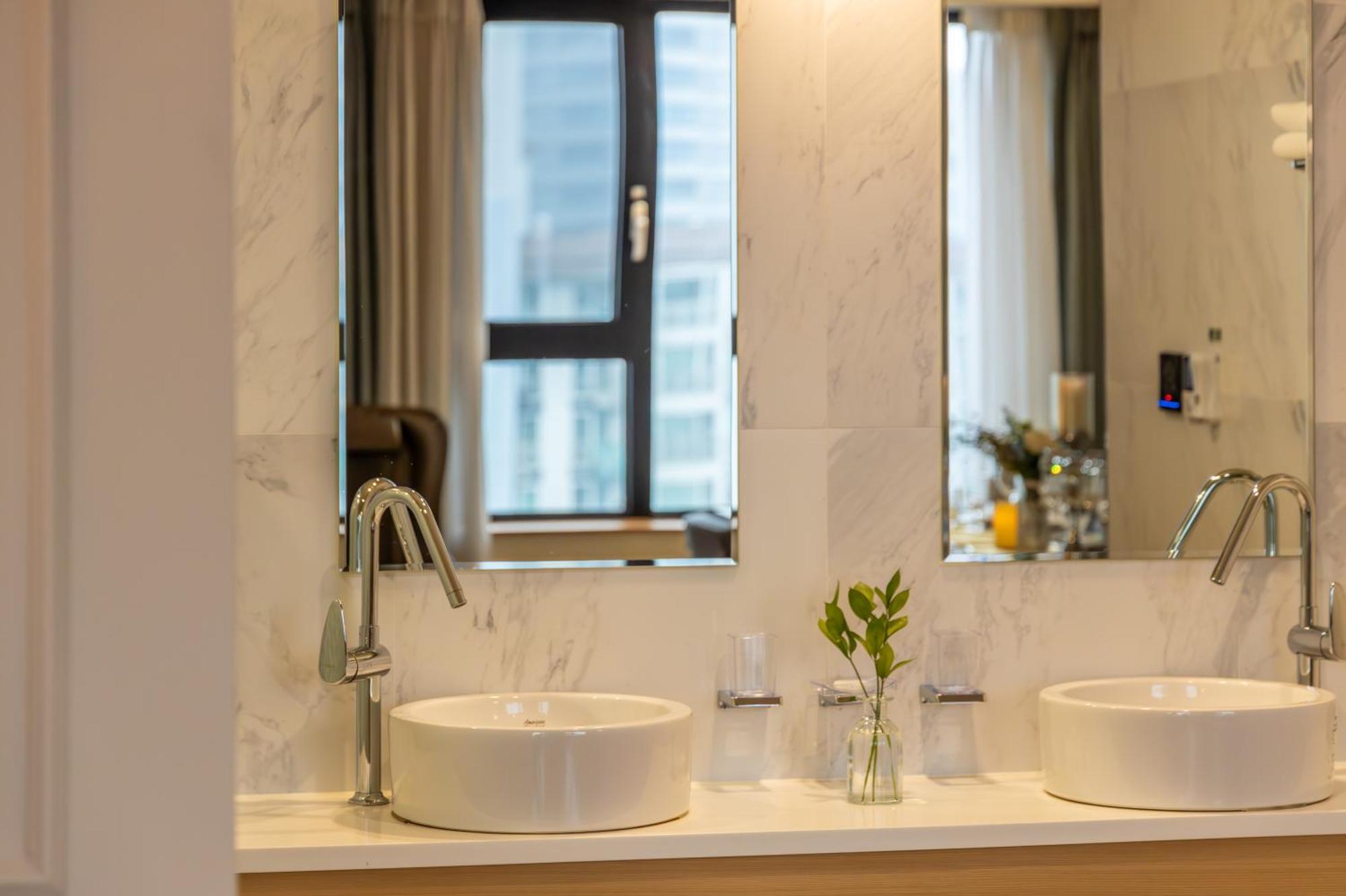 Deluxe Double Room with City View