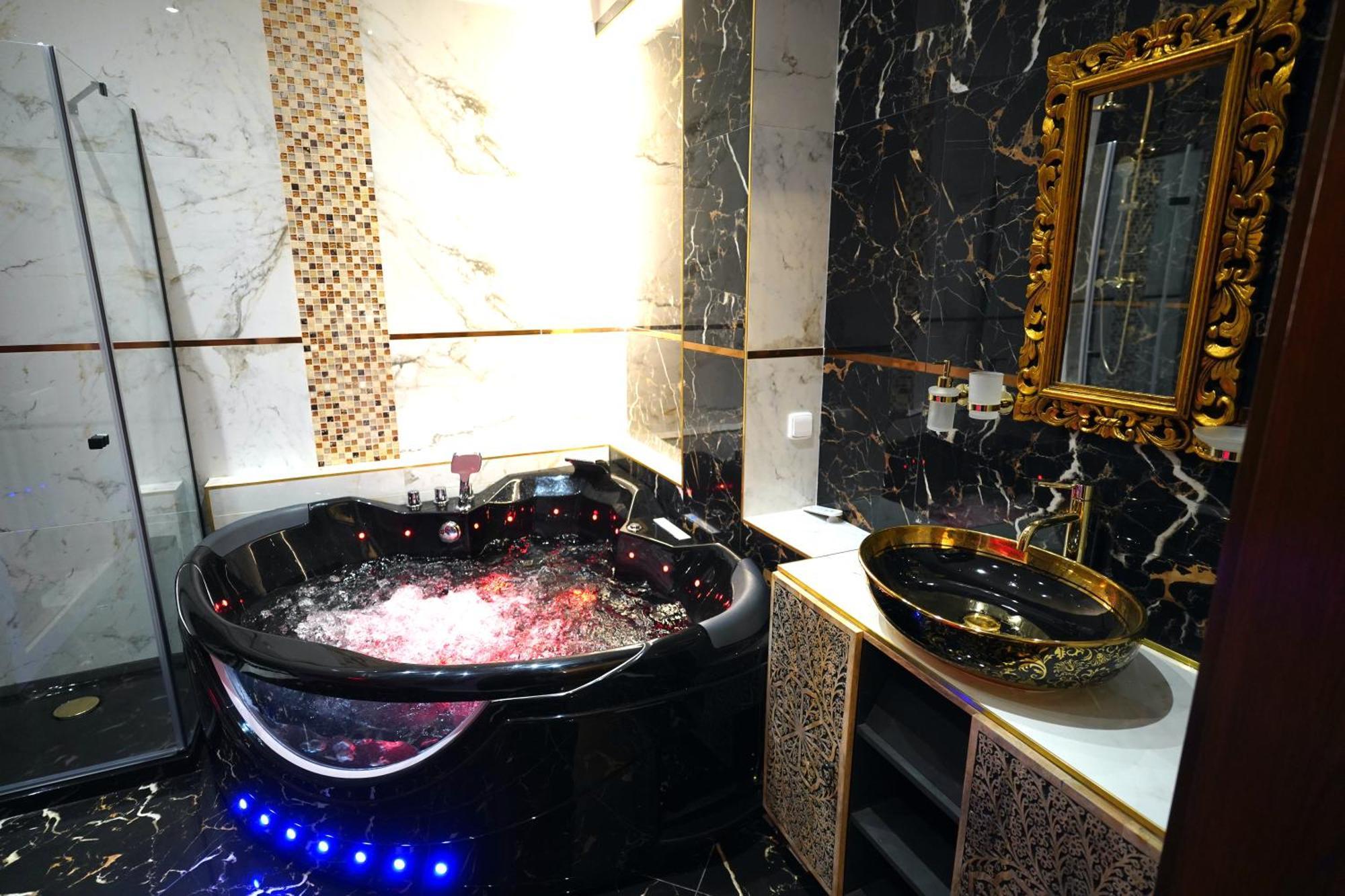 Suite with Spa Bath