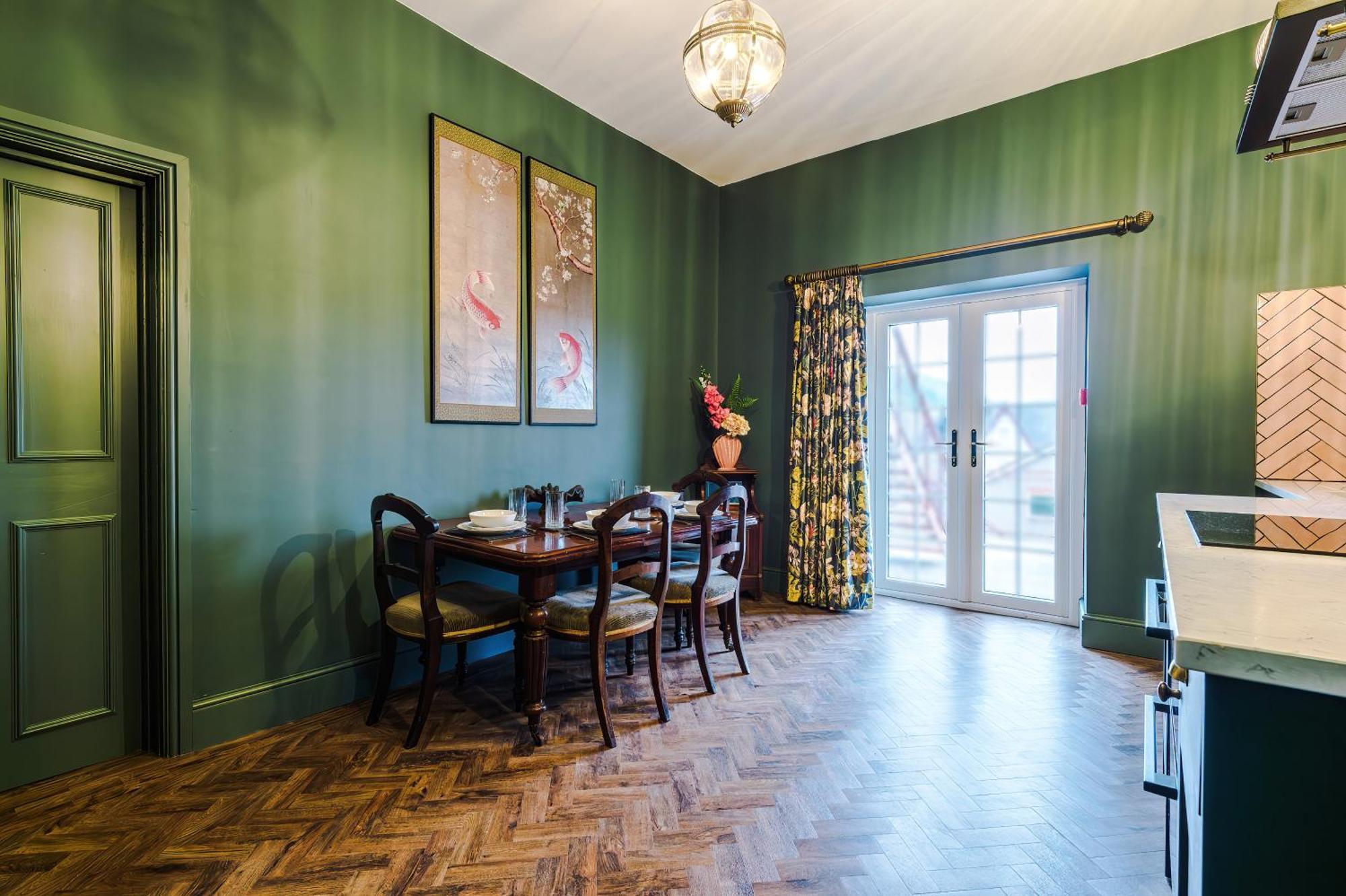 Deluxe Suite with Sea View,1593069212:JPEG