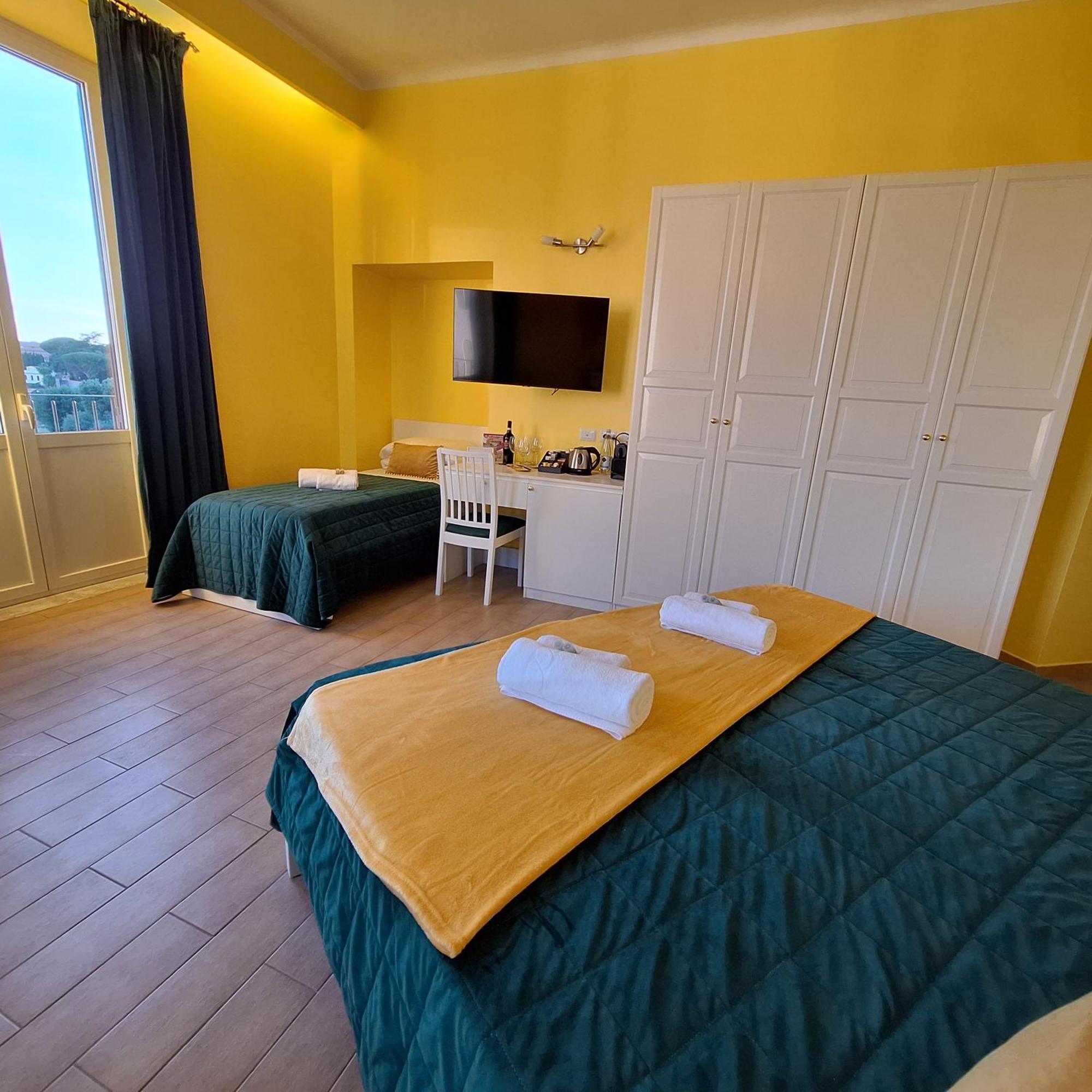 Quadruple Room with Balcony