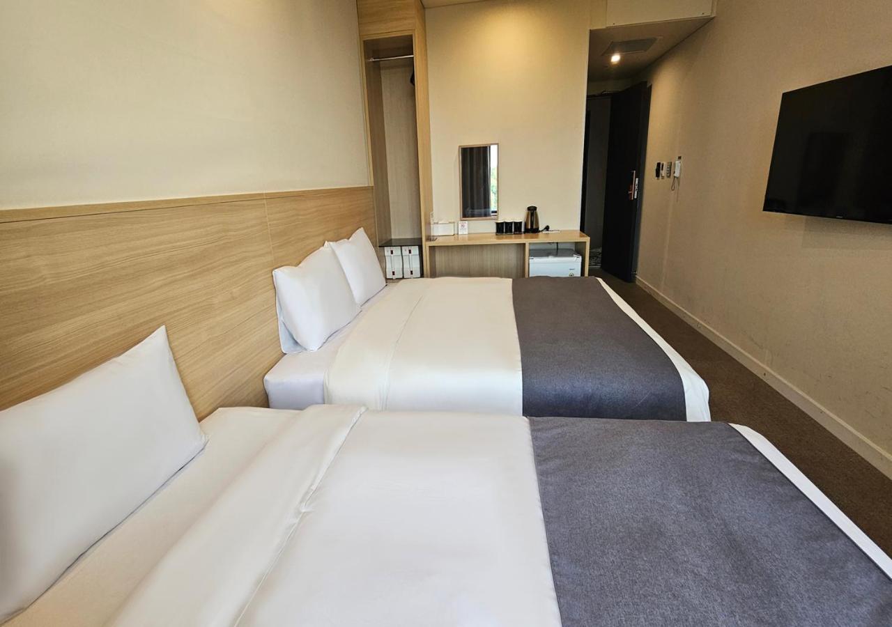 Family Twin Room with City View