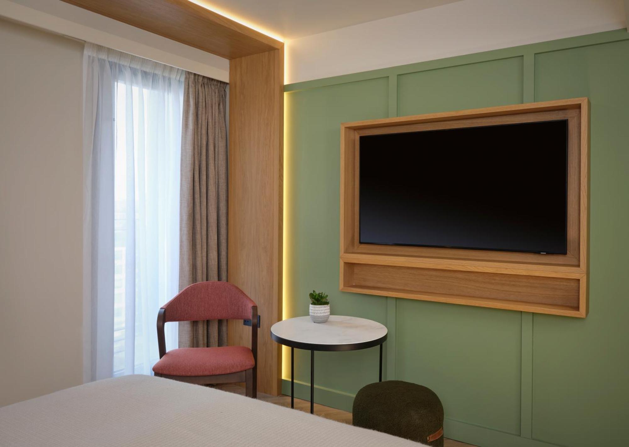 Deluxe Twin Room with City View