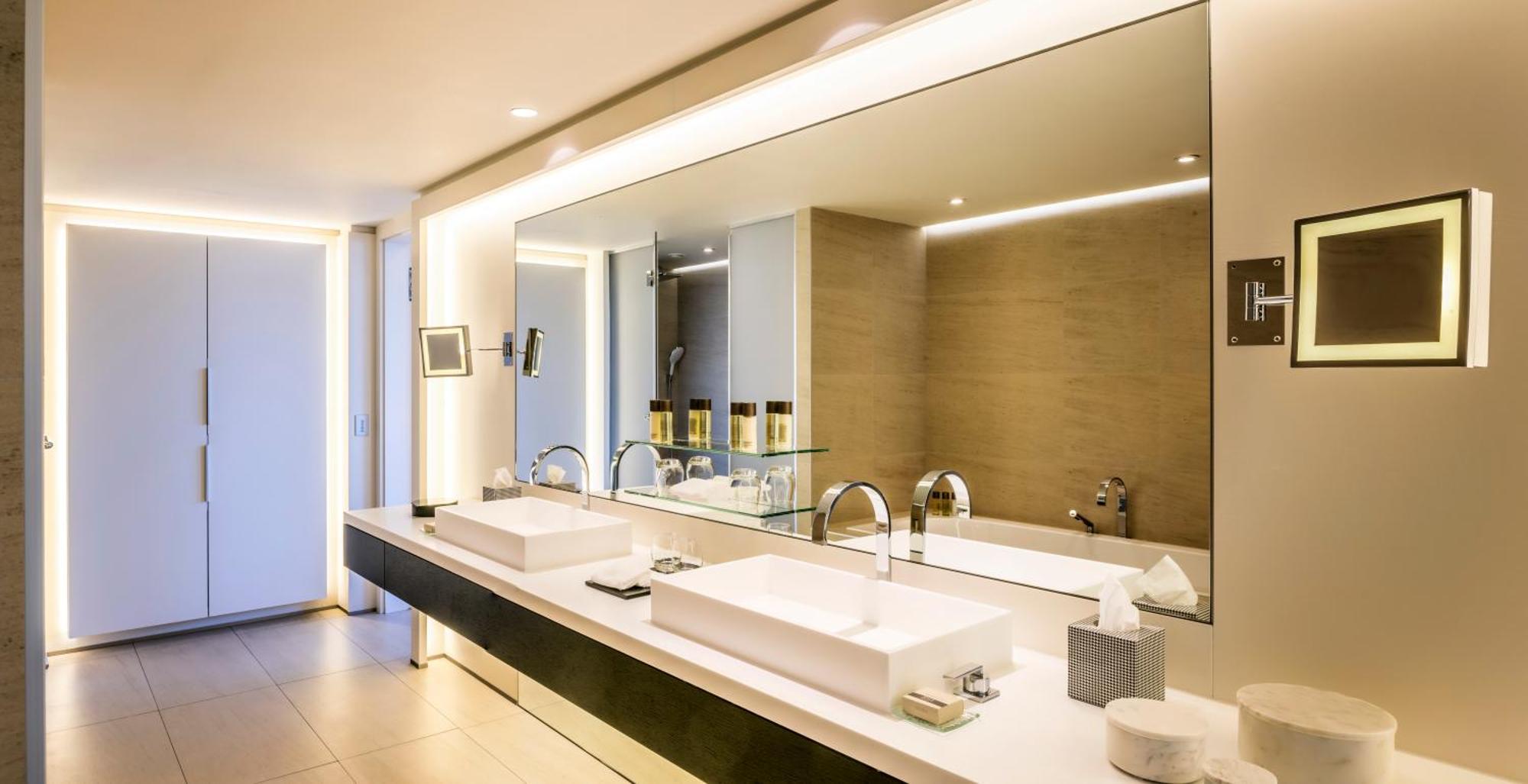 Suite with City View