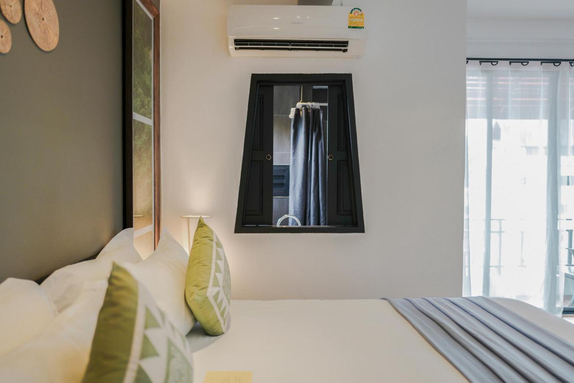 Deluxe Double or Twin Room with Balcony