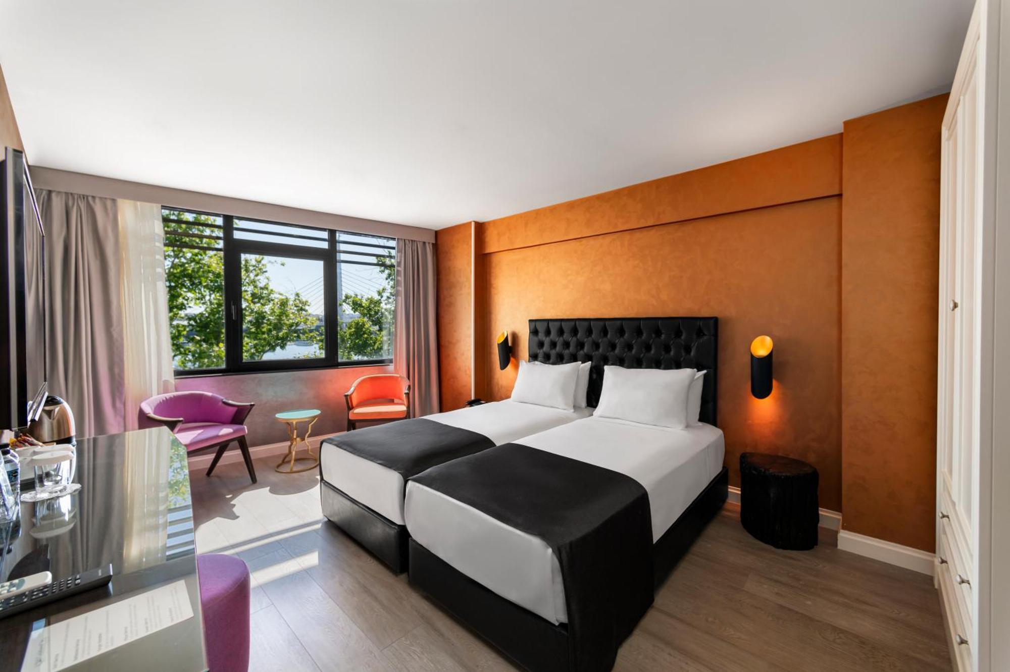 Deluxe Double Room with City View