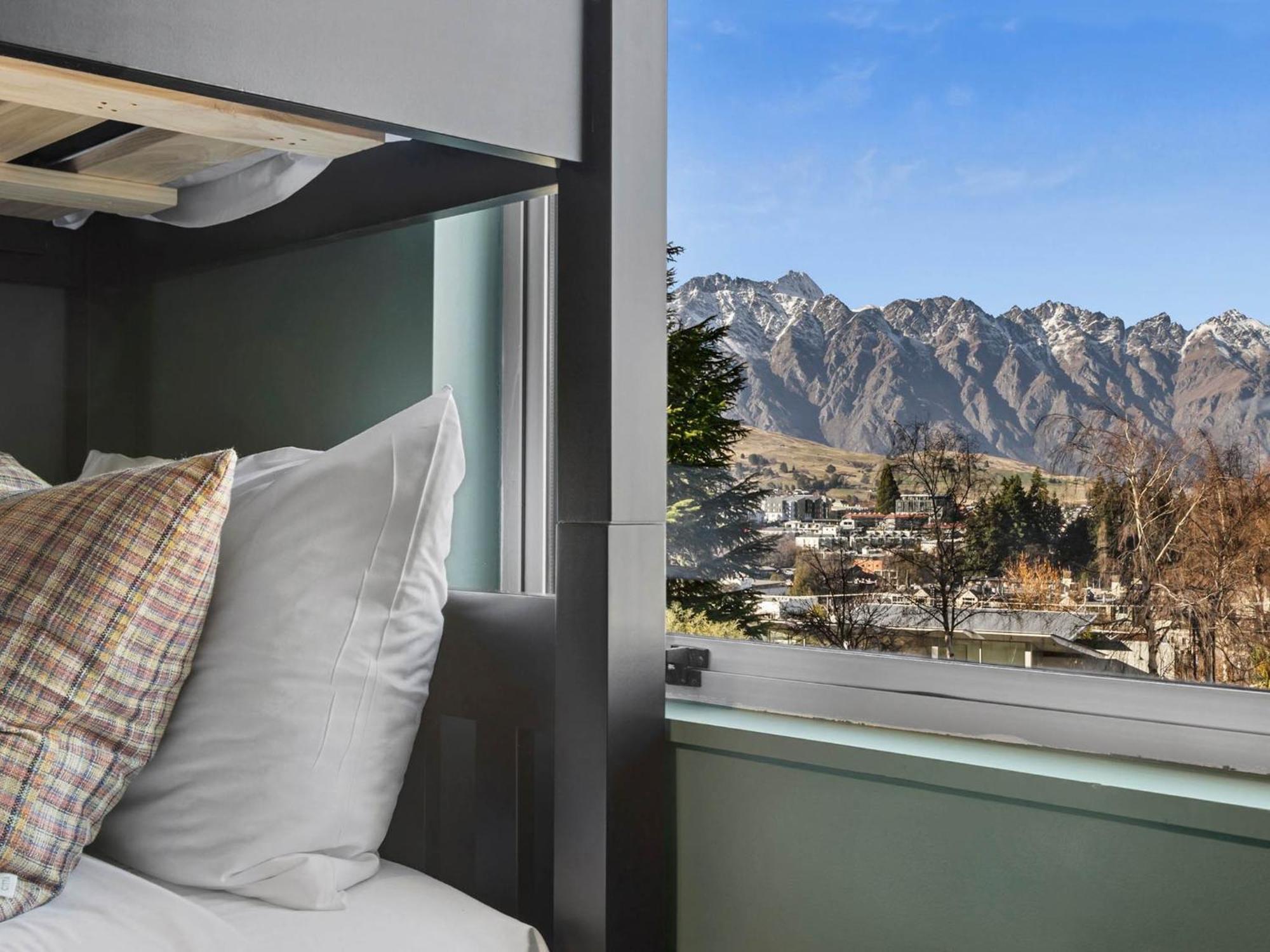 Superior Mountain View One-Bedroom Unit