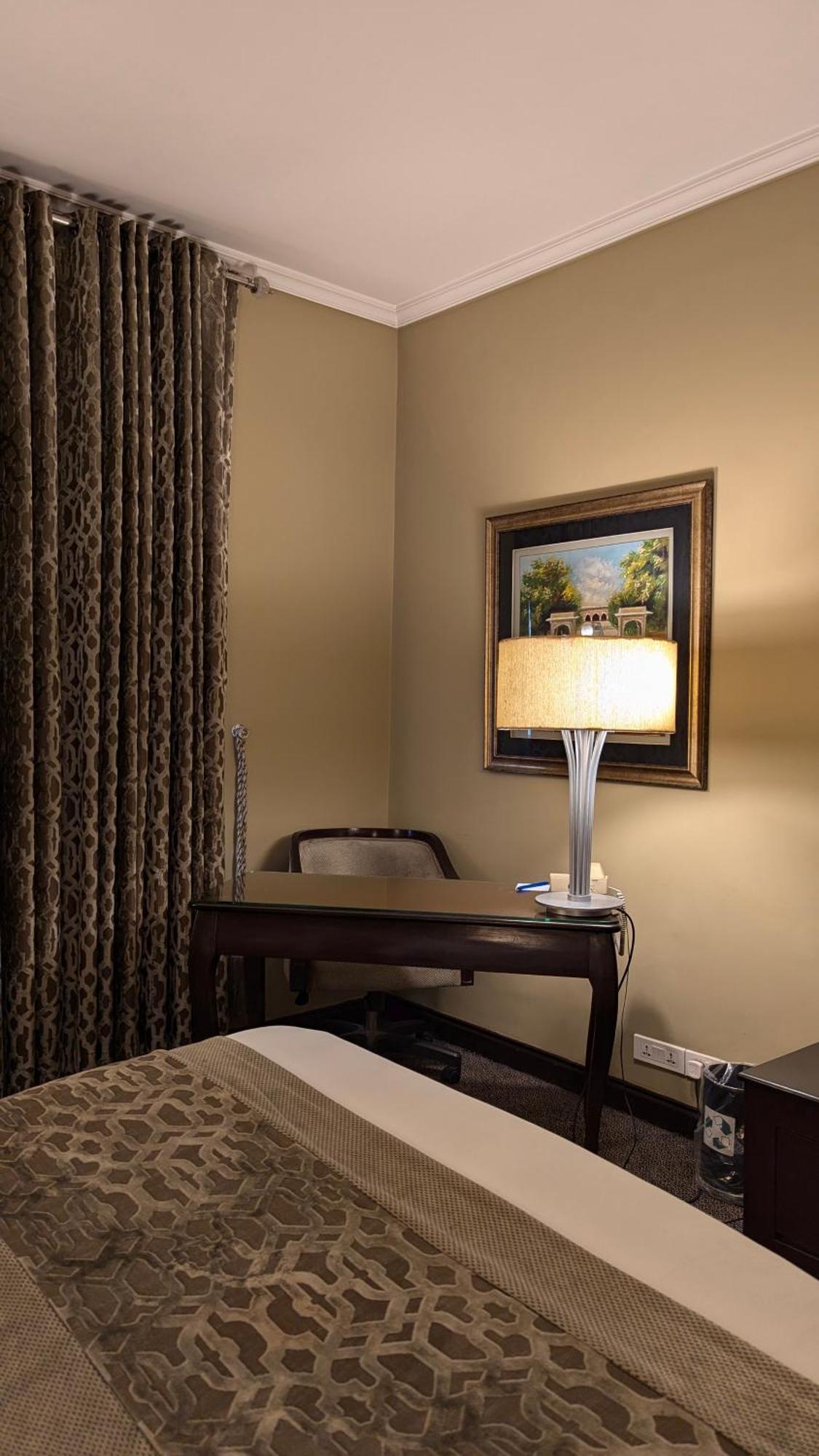 Classic, Guest room, 2 Twin/Single Bed(s), City view