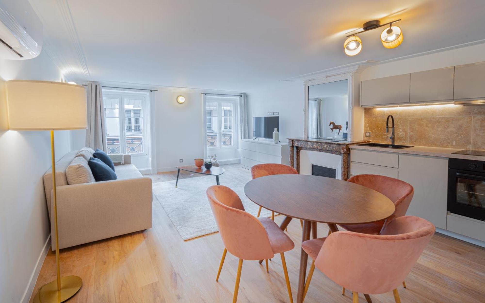 Deluxe Apartment