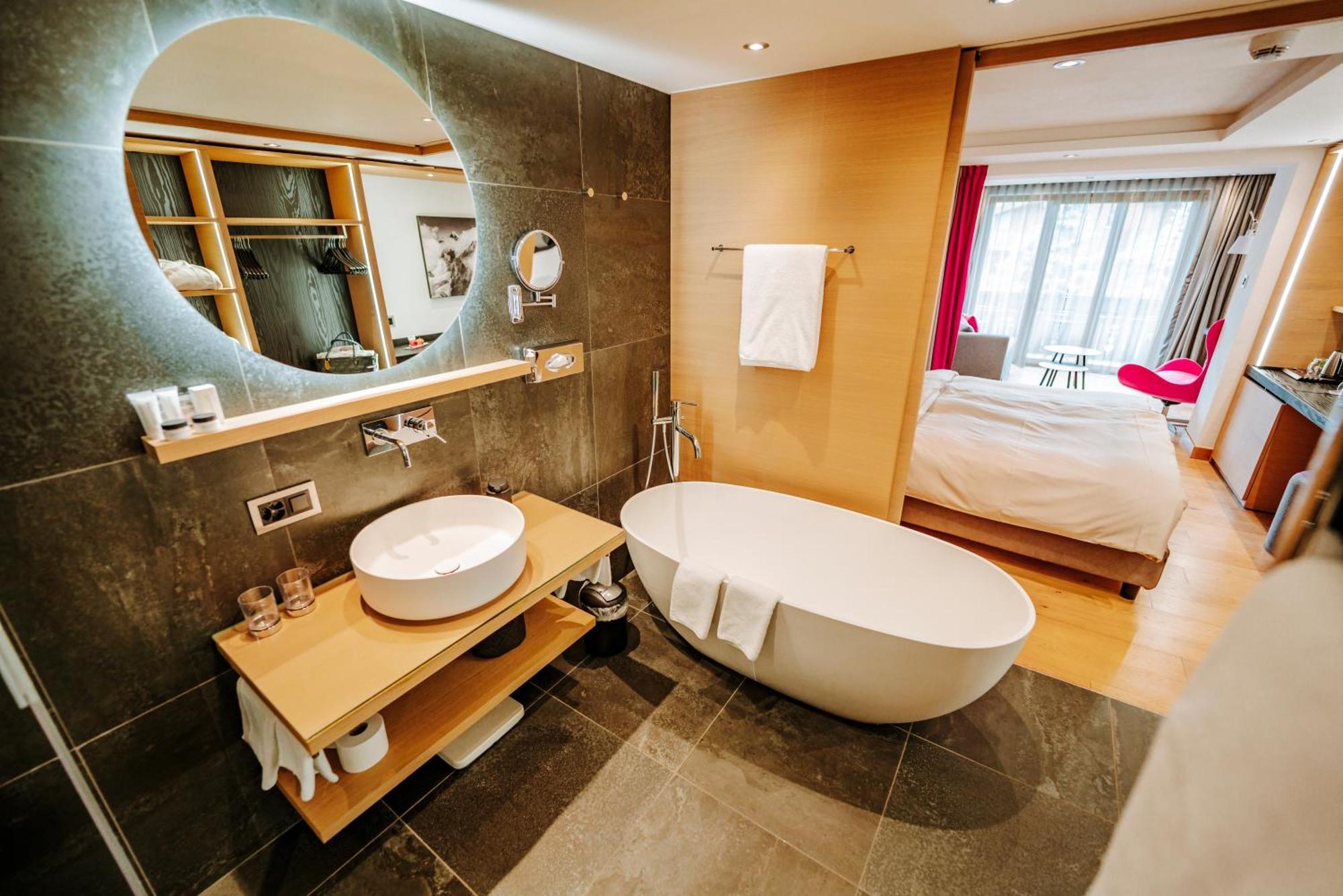Deluxe Double Room with Matterhorn View