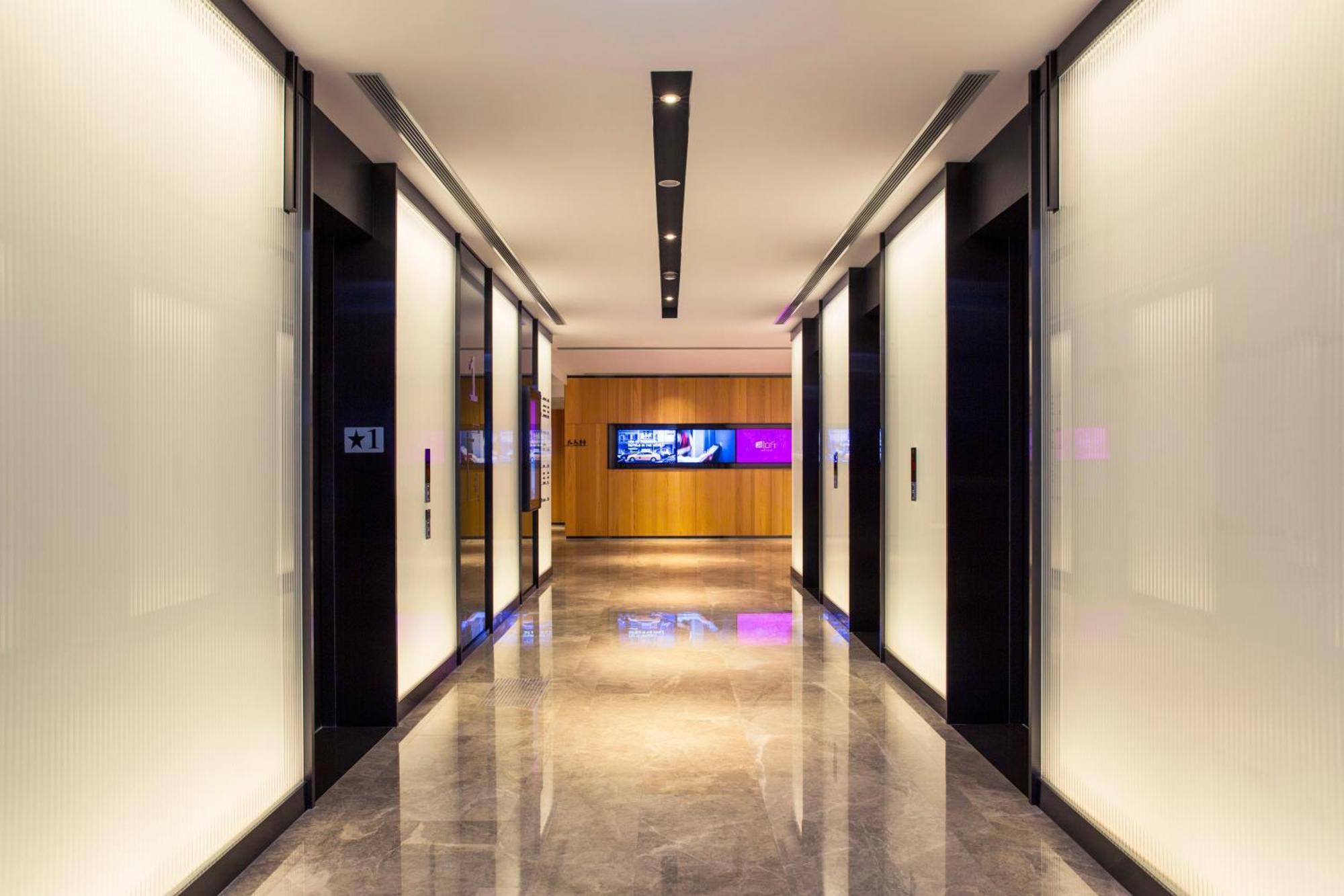 One-Bedroom King Suite with Guandu Plain View