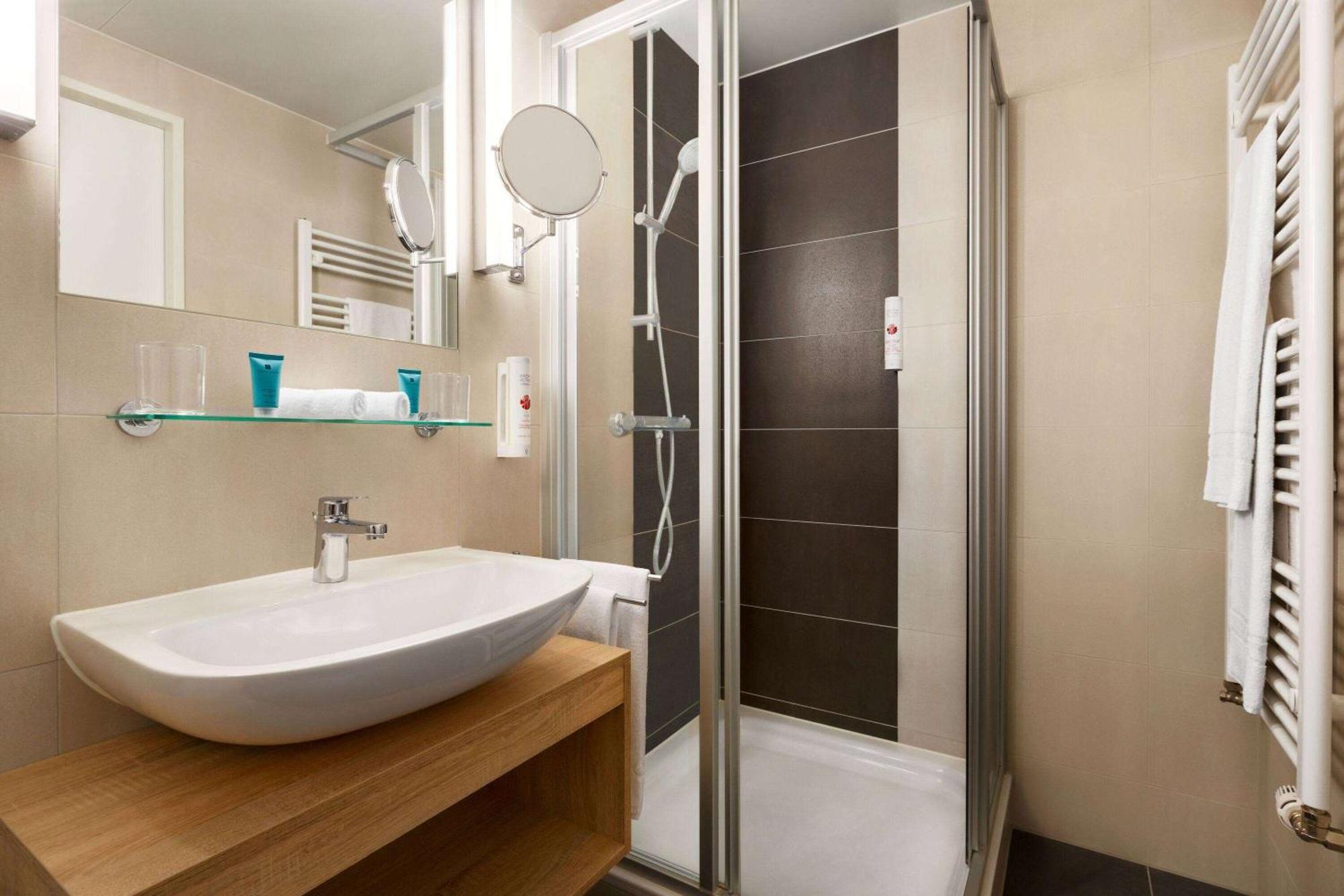 Standard Twin Room with Kitchenette - Non-Smoking