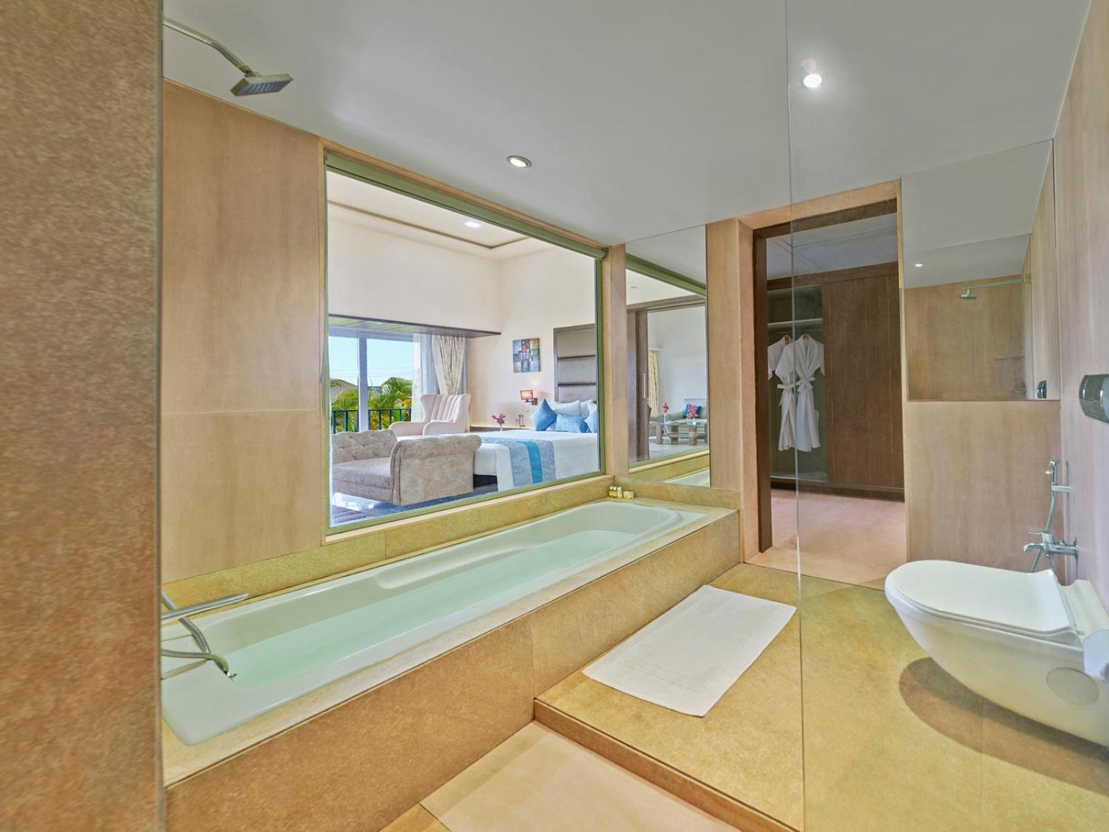 Junior Suite with Balcony