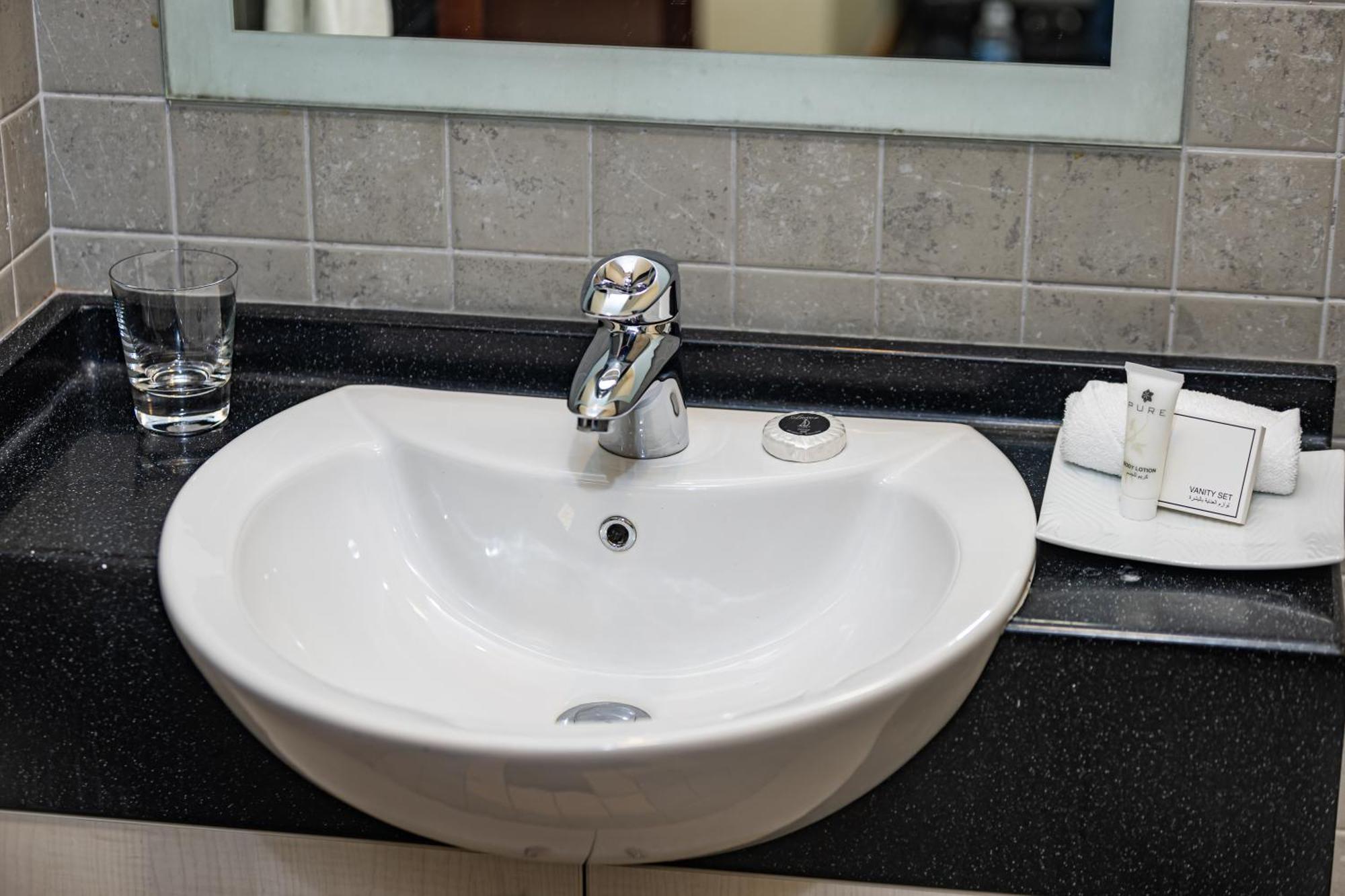 Classic One Bed Room Suite,1605204722:JPEG