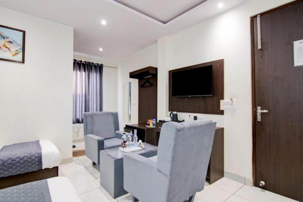 Deluxe Family Room