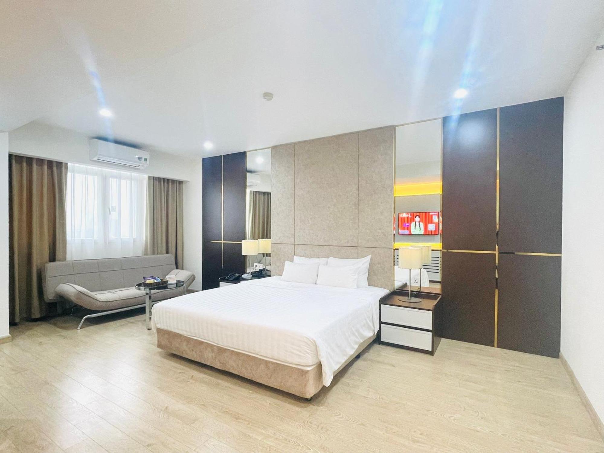Deluxe Double or Twin Room
