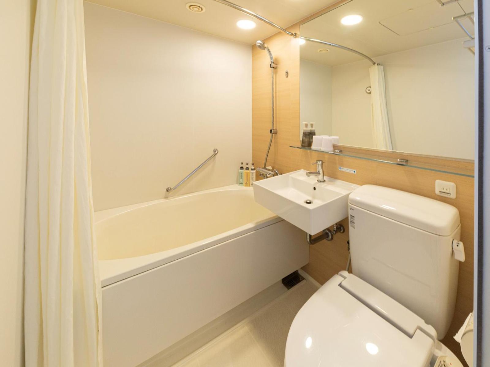 Compact Twin Room - Non-Smoking