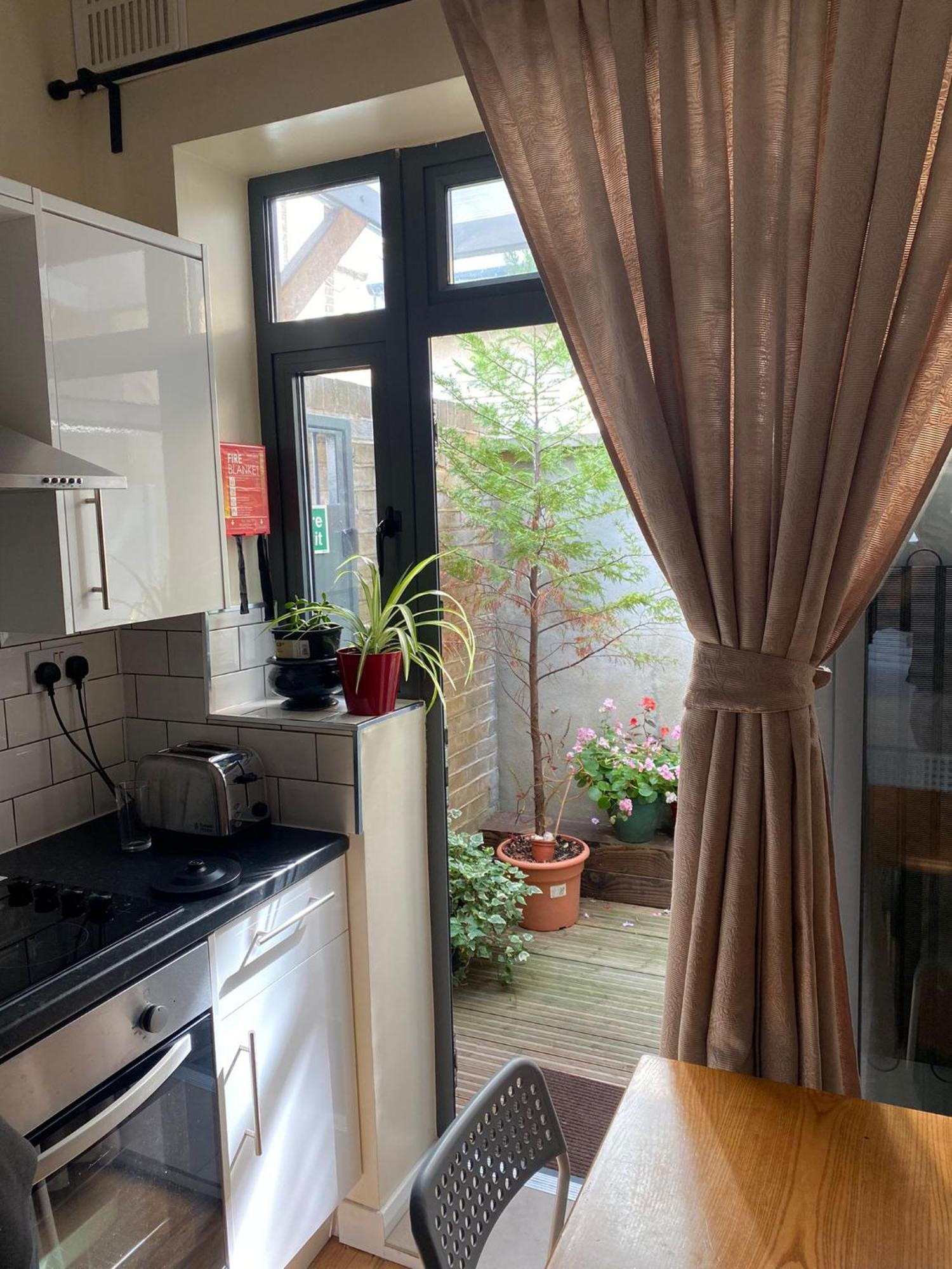 Studio Apartment with Balcony,1607673407:JPEG