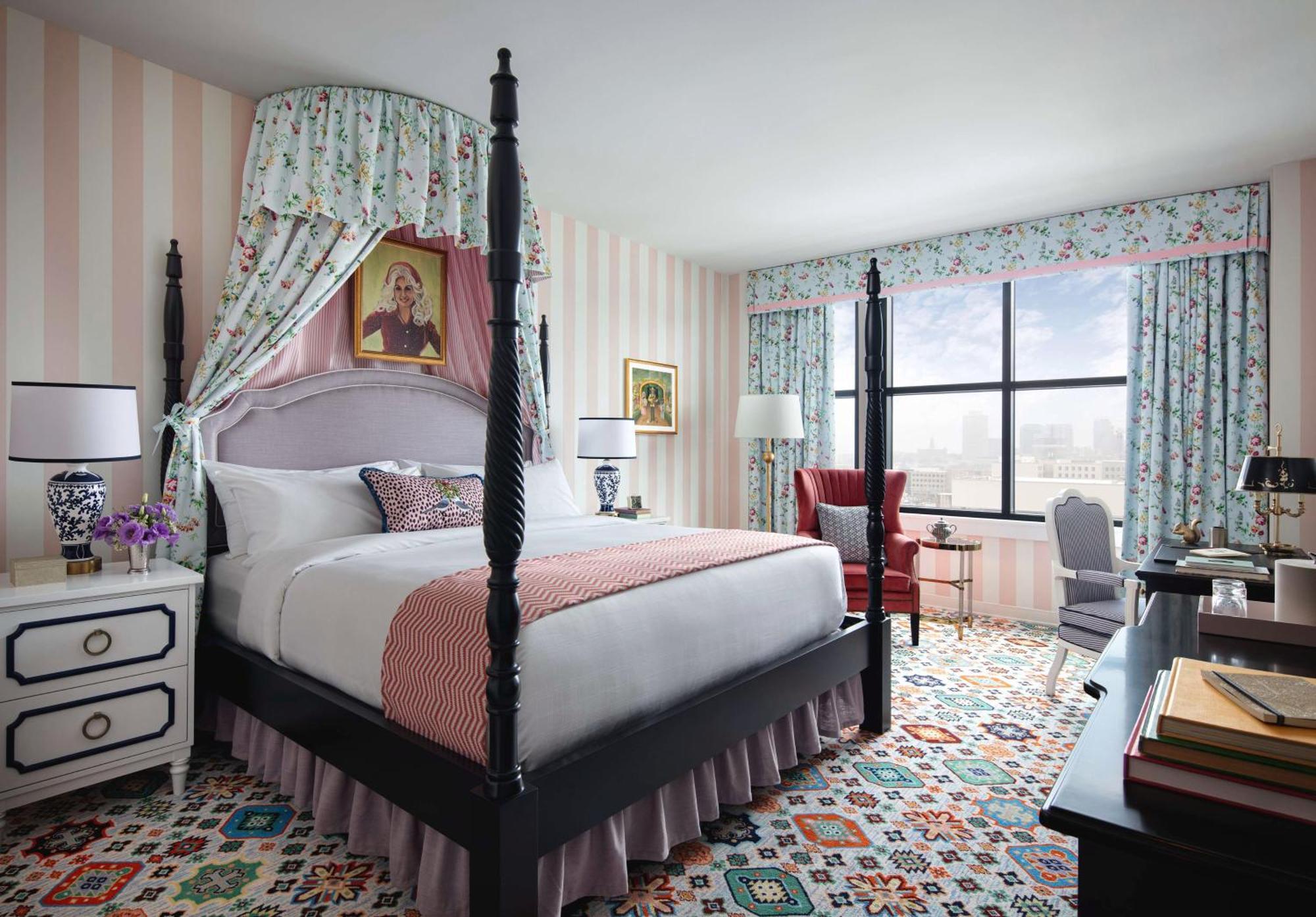 Graduate King Room