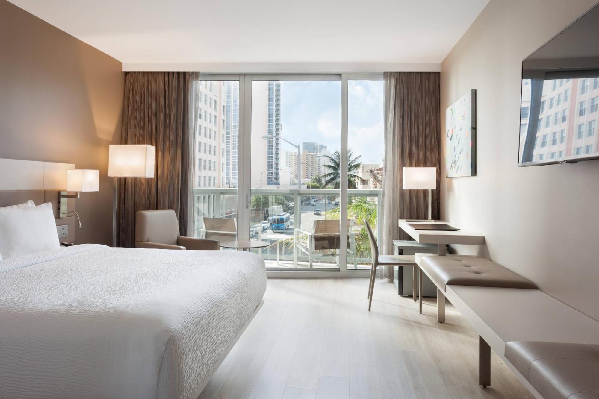 Deluxe King Room Balcony