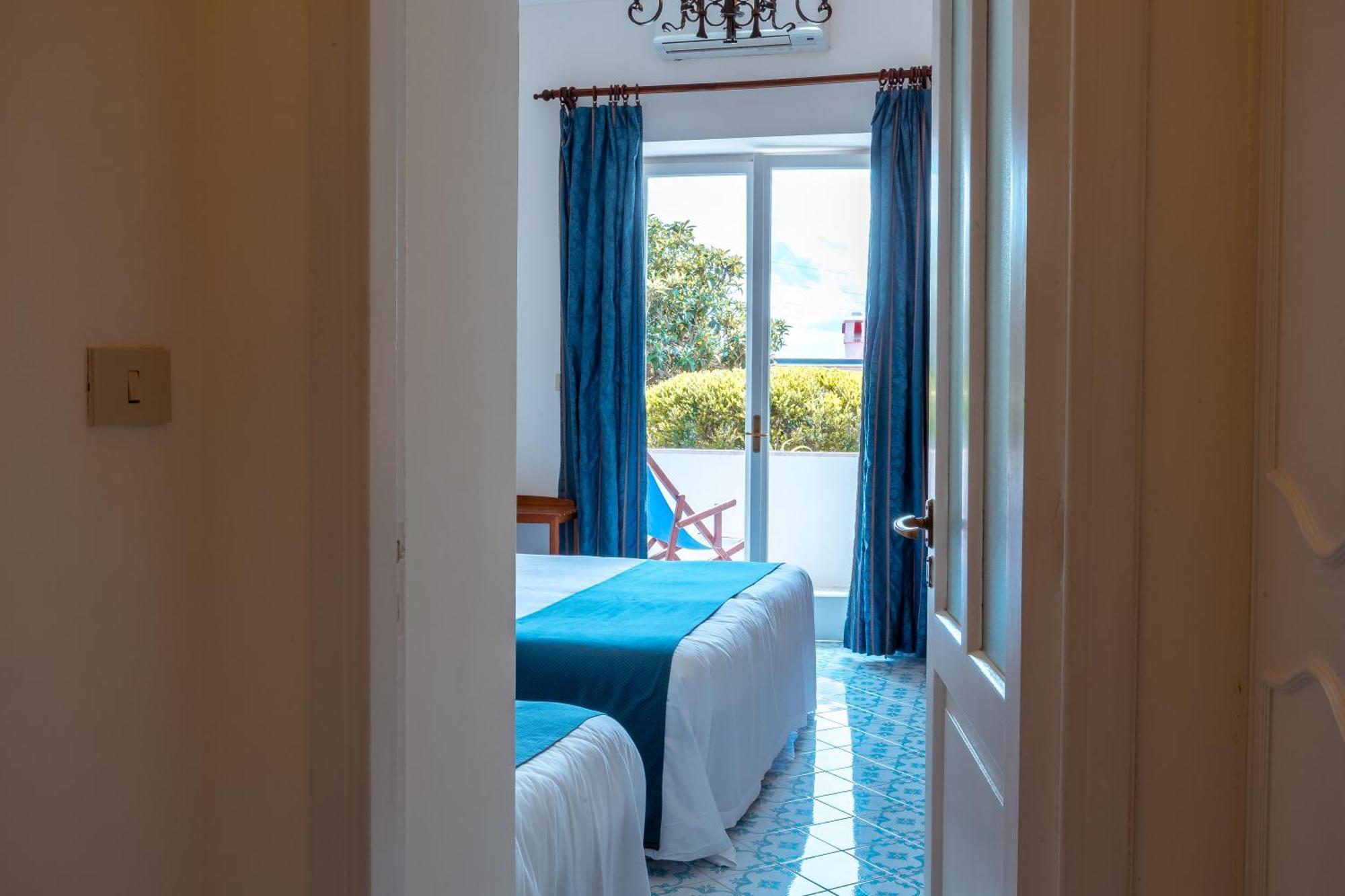 Superior Double Room with Balcony and Garden View