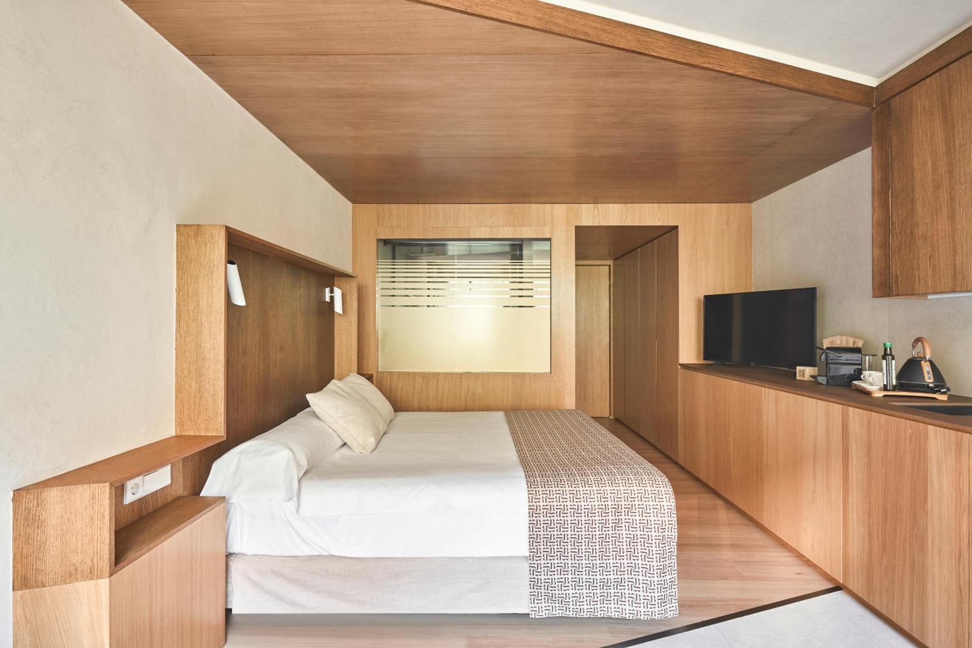 Suite with City View
