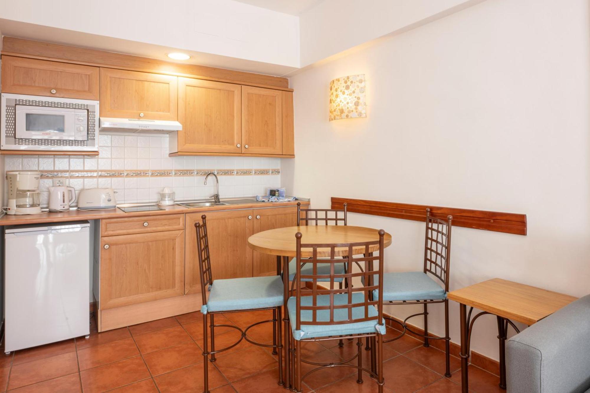 Bungalow (2 Adults + 1 Child)