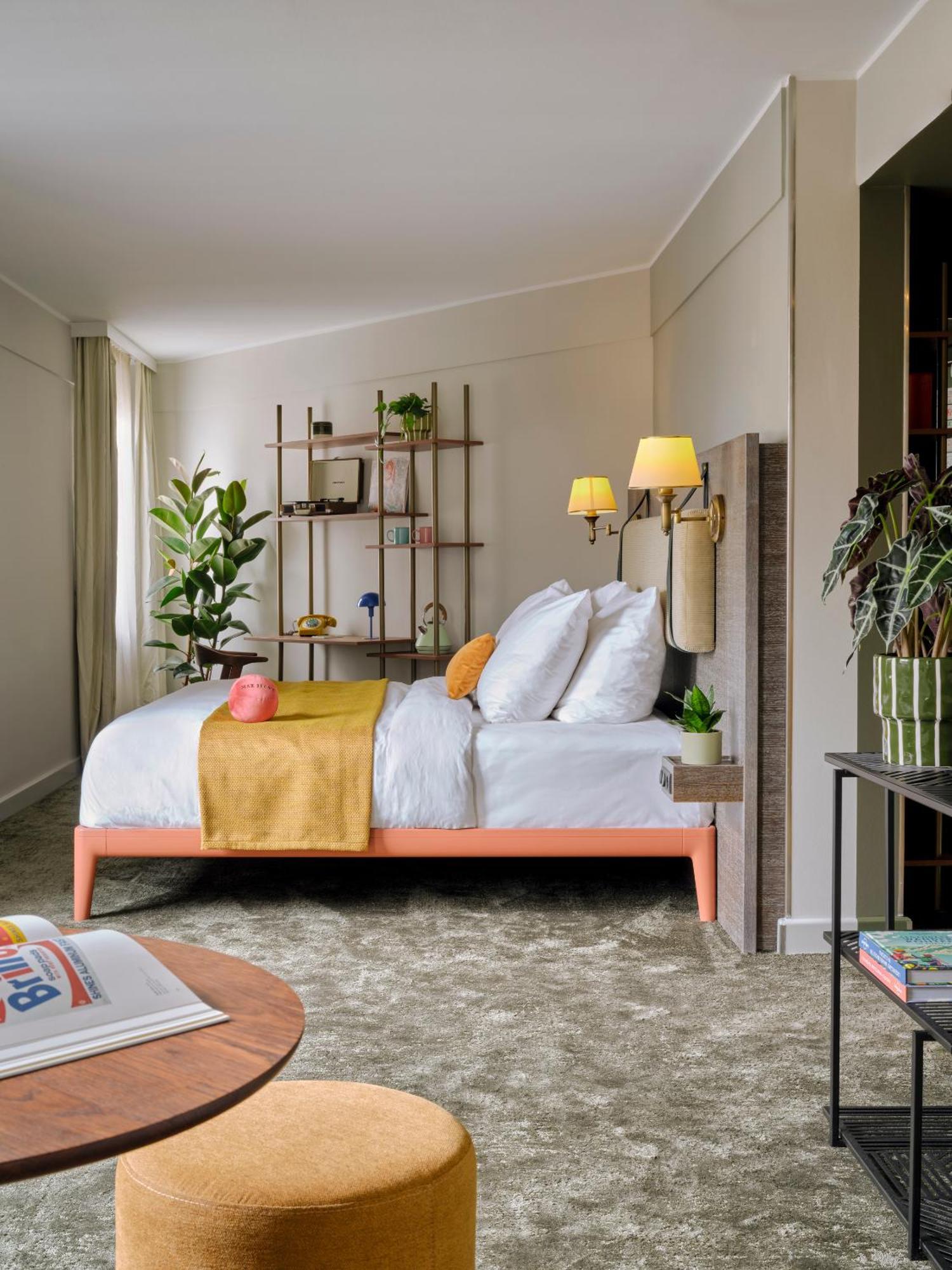 Extra Large Room