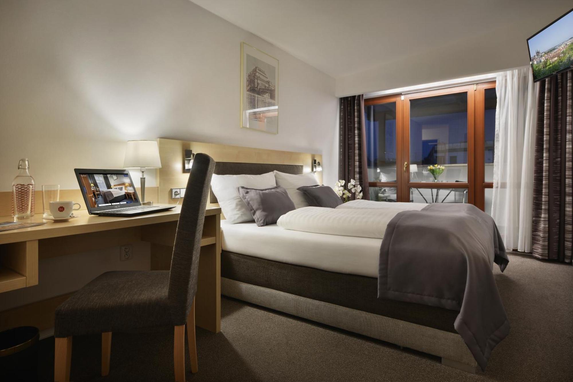 Double Room with Terrace